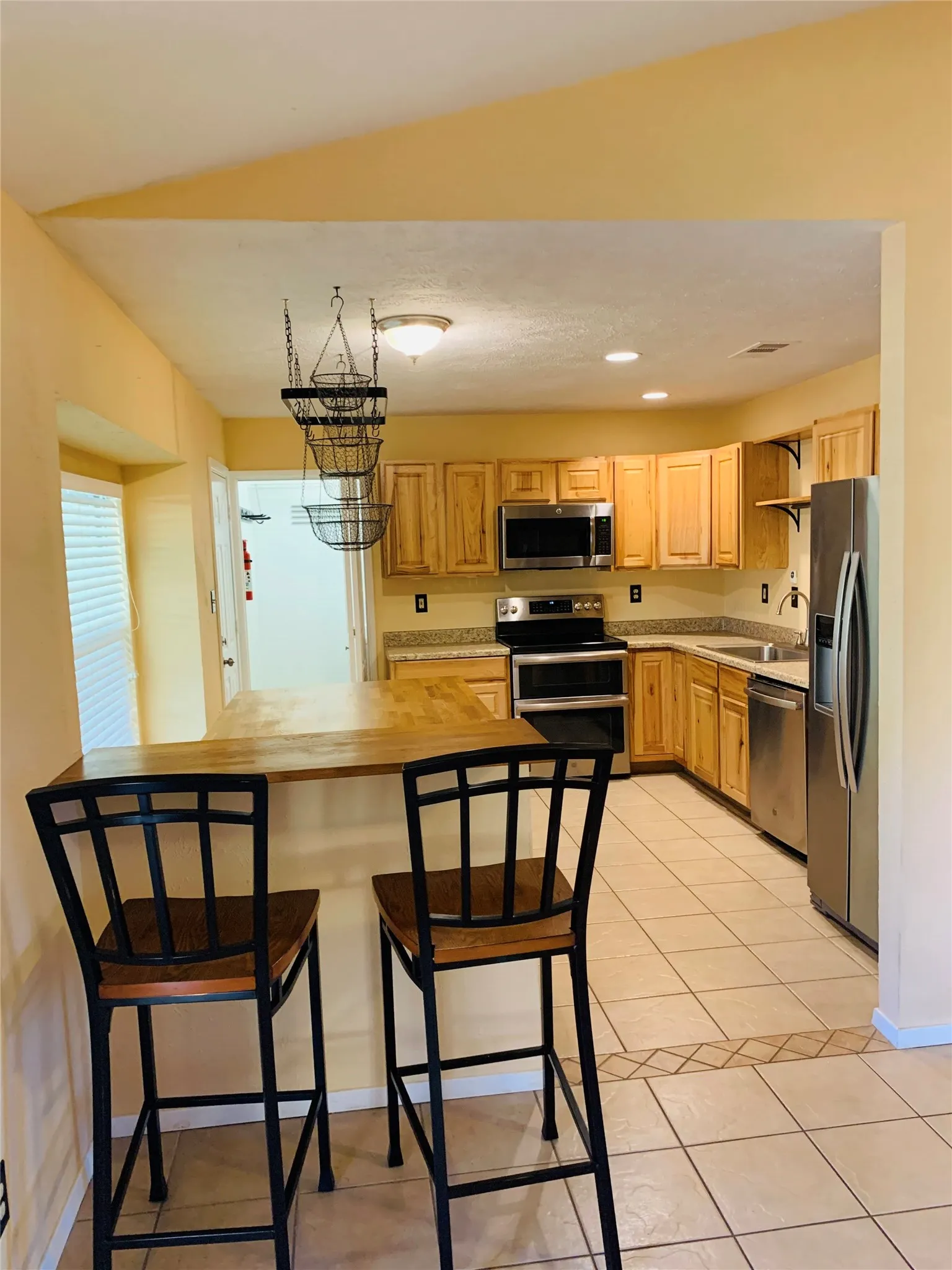 Single Family Residence For Rent in Collin County , 428 Timberbend Trail, Allen, Texas 75002, 3 Bedroom, 2 Bathroom, 2 Garage spaces, 1,416 Sqft, built in 1981, mls#21384127, Real Estate Agent in Allen, Homes For Rent in Collin county, Homes For Rent in Allen, Realtor in Allen Texas, Real Estate Brokerage Independent Realty Texas, Luminita Cordes Realtor