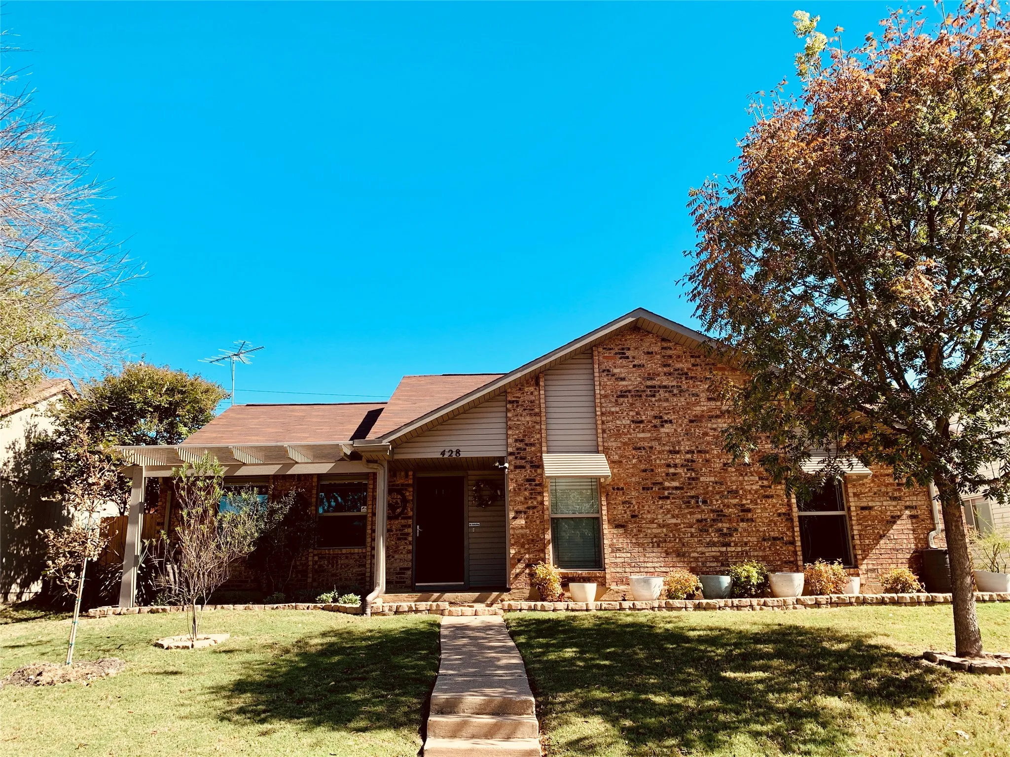 Single Family Residence For Rent in Collin County , 428 Timberbend Trail, Allen, Texas 75002, 3 Bedroom, 2 Bathroom, 2 Garage spaces, 1,416 Sqft, built in 1981, mls#21384127, Real Estate Agent in Allen, Homes For Rent in Collin county, Homes For Rent in Allen, Realtor in Allen Texas, Real Estate Brokerage Independent Realty Texas, Luminita Cordes Realtor