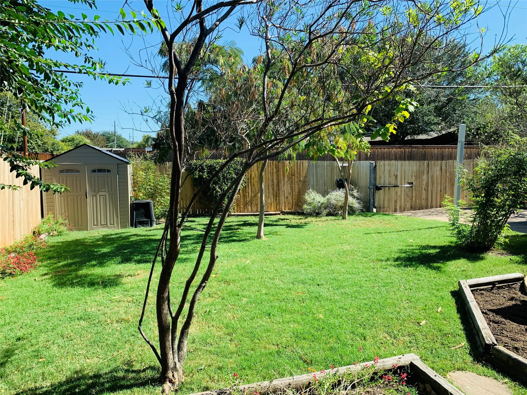 Single Family Residence For Rent in Collin County , 428 Timberbend Trail, Allen, Texas 75002, 3 Bedroom, 2 Bathroom, 2 Garage spaces, 1,416 Sqft, built in 1981, mls#21384127, Real Estate Agent in Allen, Homes For Rent in Collin county, Homes For Rent in Allen, Realtor in Allen Texas, Real Estate Brokerage Independent Realty Texas, Luminita Cordes Realtor