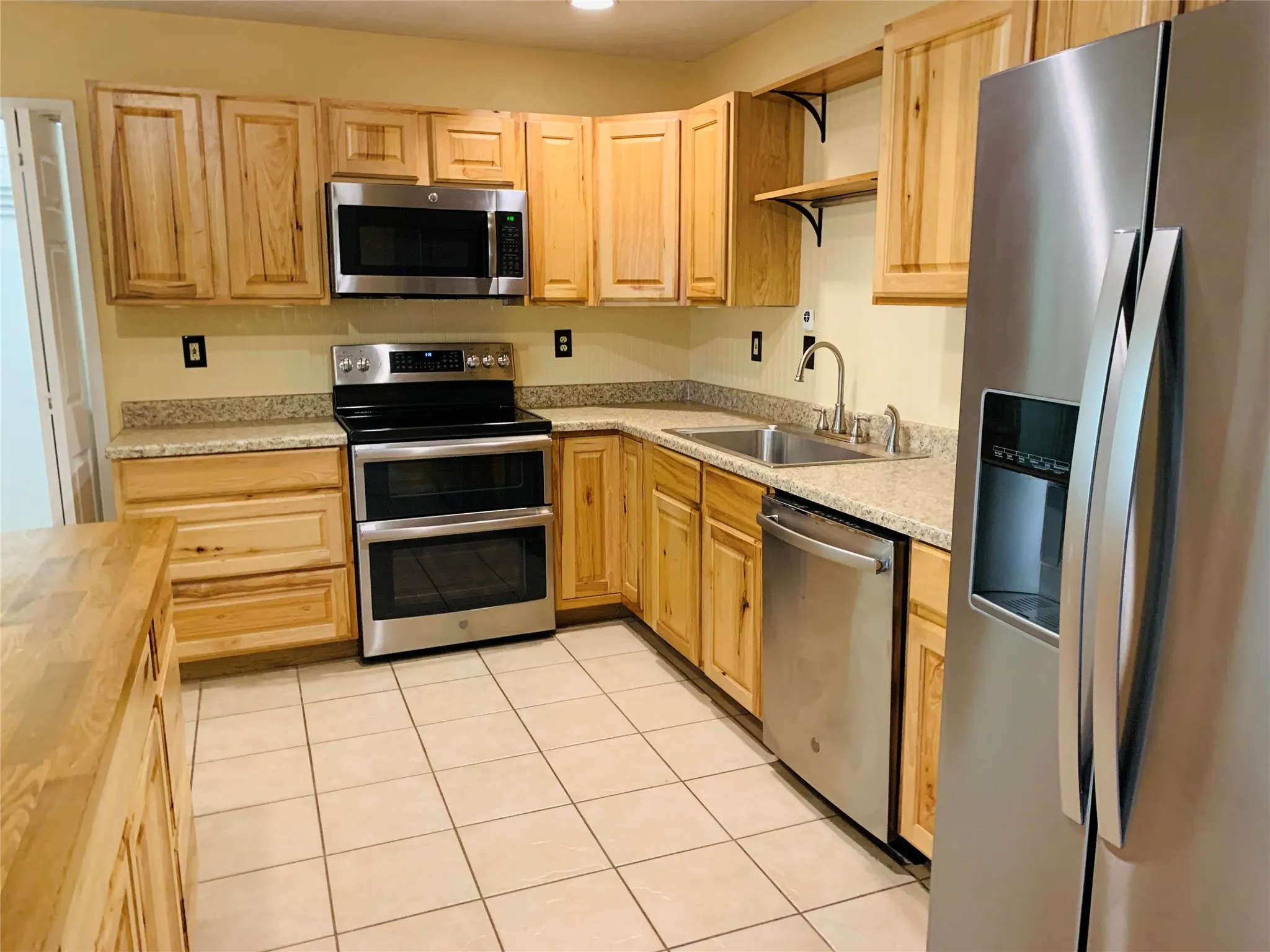 Single Family Residence For Rent in Collin County , 428 Timberbend Trail, Allen, Texas 75002, 3 Bedroom, 2 Bathroom, 2 Garage spaces, 1,416 Sqft, built in 1981, mls#21384127, Real Estate Agent in Allen, Homes For Rent in Collin county, Homes For Rent in Allen, Realtor in Allen Texas, Real Estate Brokerage Independent Realty Texas, Luminita Cordes Realtor