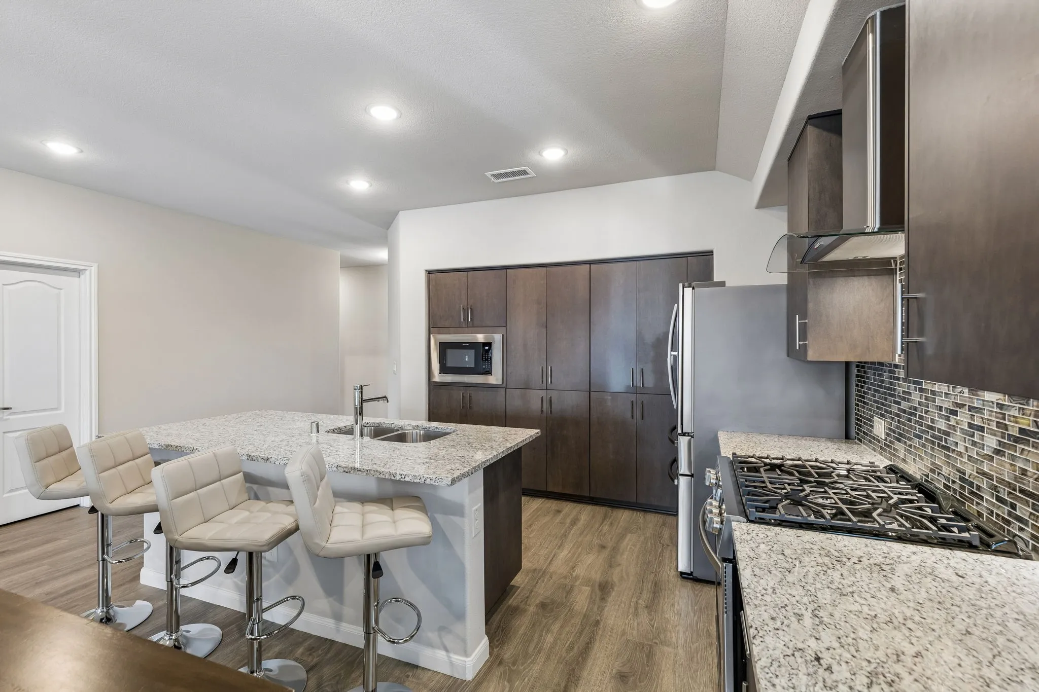 Single Family Residence For Sale in Collin County , 1105 Mapleton Drive, Anna, Texas 75409, 4 Bedroom, 2 Bathroom, 2 Garage spaces, 2,143 Sqft, built in 2021, mls#21385777, Real Estate Agent in Anna, Homes For Sale in Collin county, Homes For Sale in Anna, Realtor in Anna Texas, Real Estate Brokerage Independent Realty Texas, Luminita Cordes Realtor