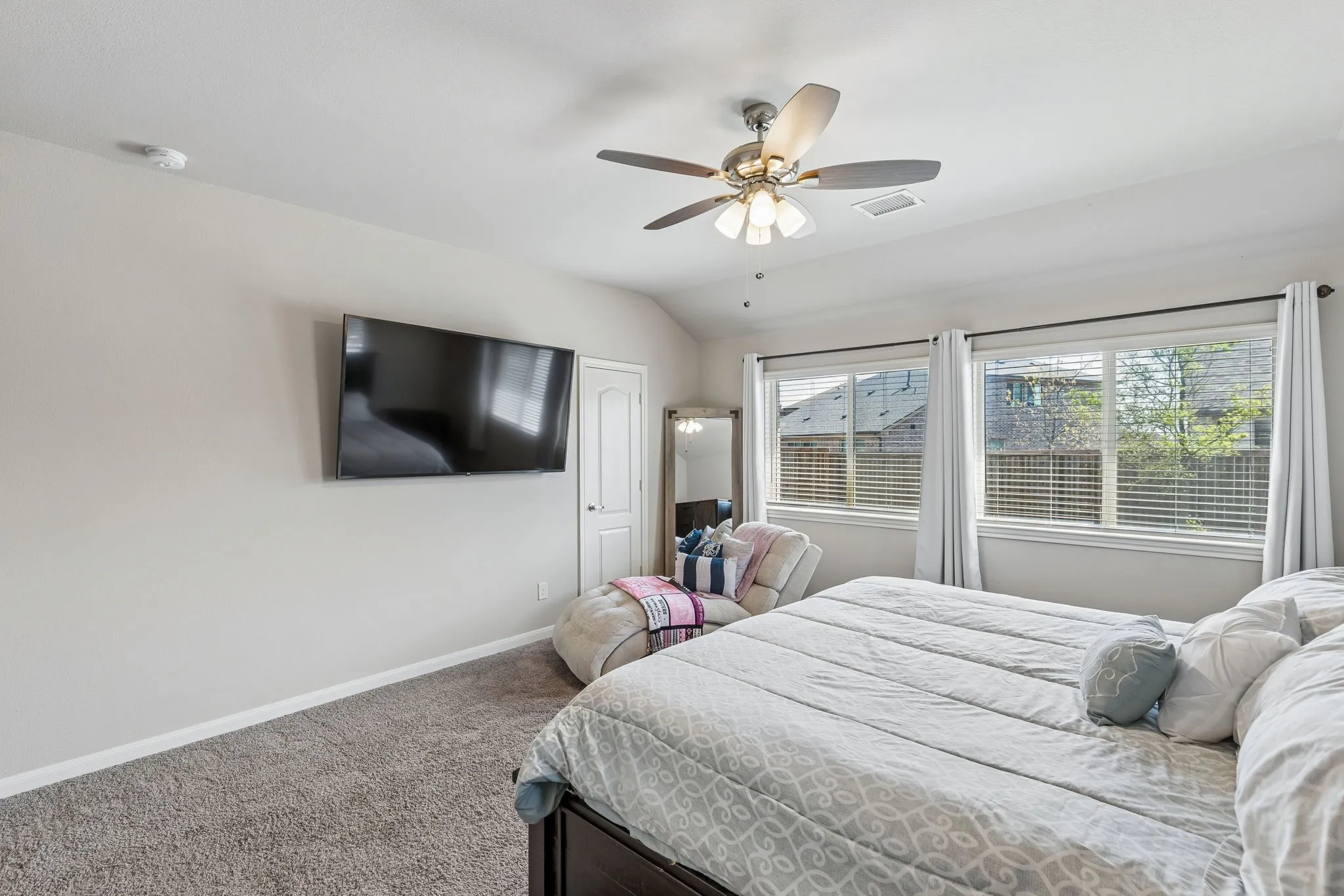 Single Family Residence For Sale in Collin County , 1105 Mapleton Drive, Anna, Texas 75409, 4 Bedroom, 2 Bathroom, 2 Garage spaces, 2,143 Sqft, built in 2021, mls#21385777, Real Estate Agent in Anna, Homes For Sale in Collin county, Homes For Sale in Anna, Realtor in Anna Texas, Real Estate Brokerage Independent Realty Texas, Luminita Cordes Realtor