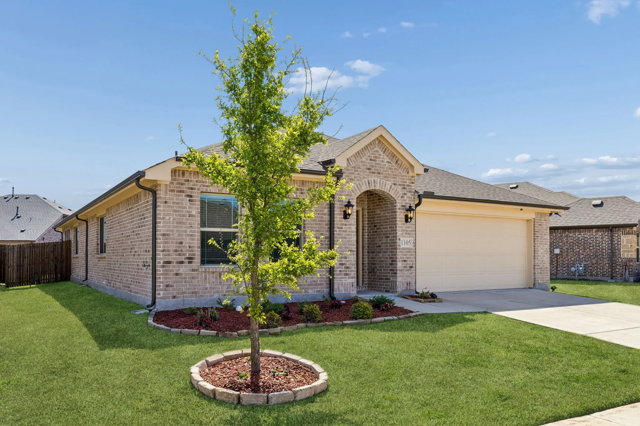 Single Family Residence For Sale in Collin County , 1105 Mapleton Drive, Anna, Texas 75409, 4 Bedroom, 2 Bathroom, 2 Garage spaces, 2,143 Sqft, built in 2021, mls#21385777, Real Estate Agent in Anna, Homes For Sale in Collin county, Homes For Sale in Anna, Realtor in Anna Texas, Real Estate Brokerage Independent Realty Texas, Luminita Cordes Realtor