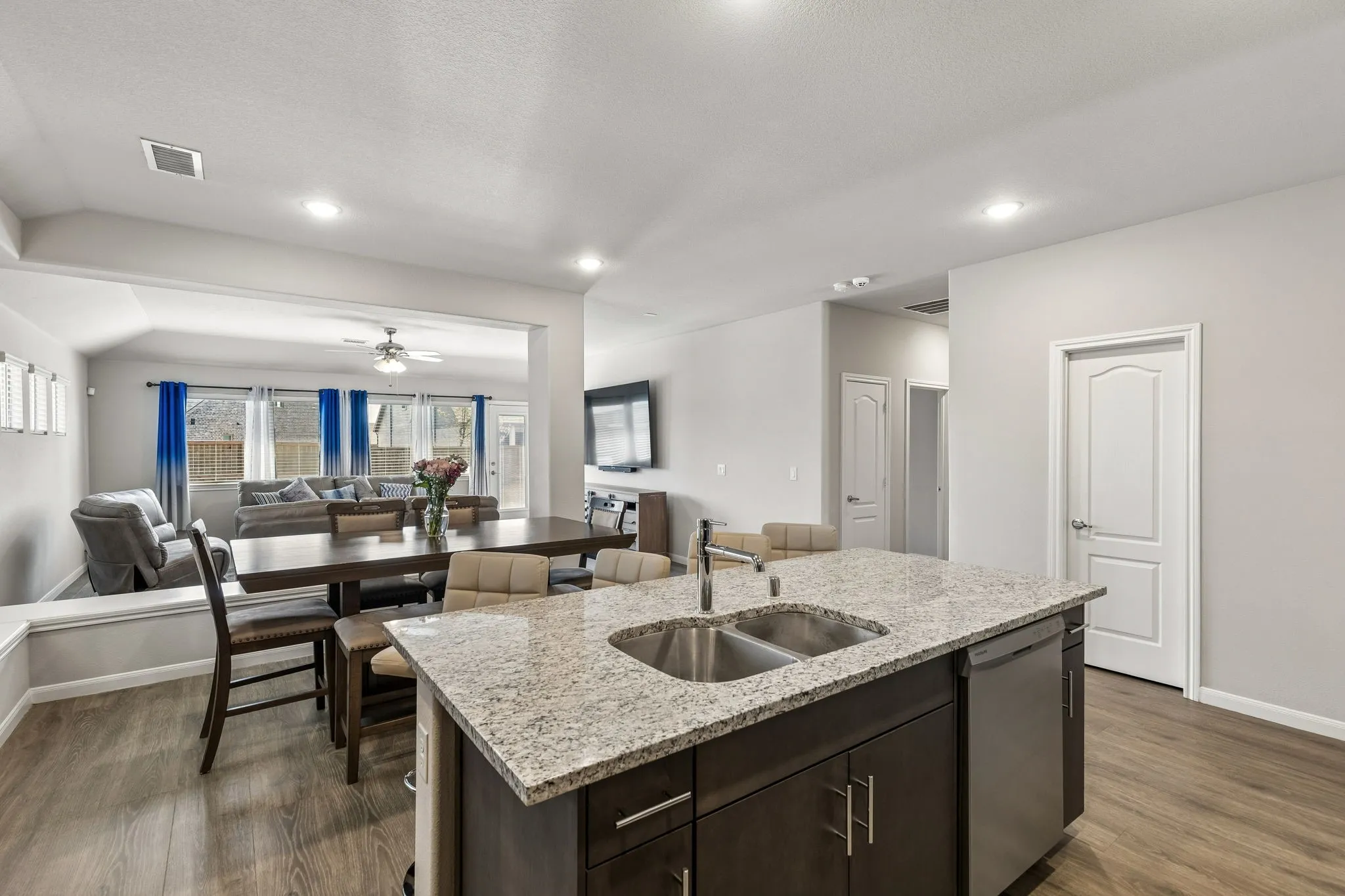 Single Family Residence For Sale in Collin County , 1105 Mapleton Drive, Anna, Texas 75409, 4 Bedroom, 2 Bathroom, 2 Garage spaces, 2,143 Sqft, built in 2021, mls#21385777, Real Estate Agent in Anna, Homes For Sale in Collin county, Homes For Sale in Anna, Realtor in Anna Texas, Real Estate Brokerage Independent Realty Texas, Luminita Cordes Realtor