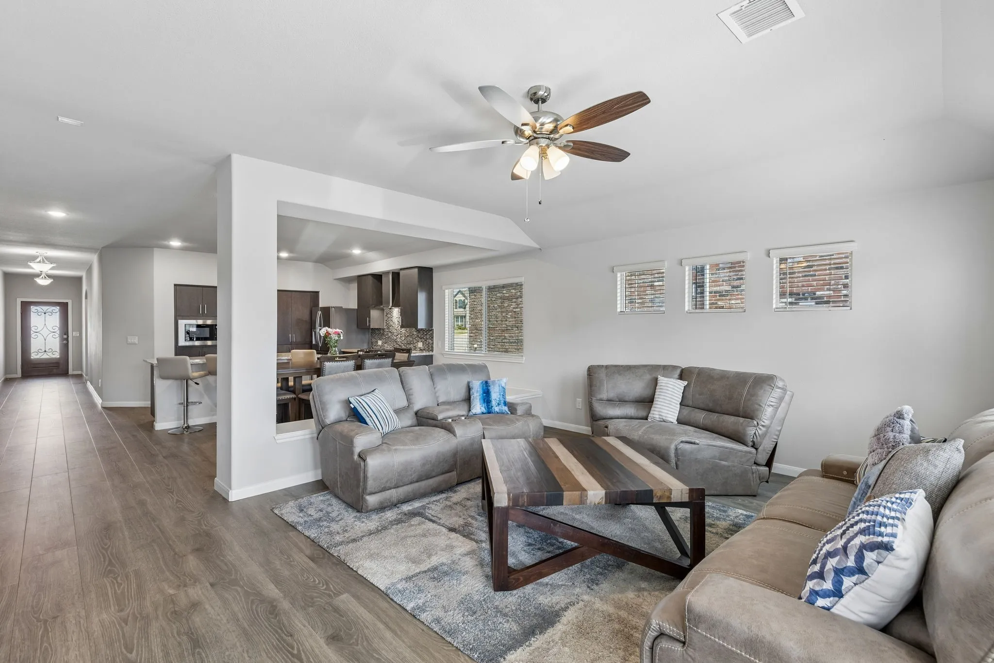 Single Family Residence For Sale in Collin County , 1105 Mapleton Drive, Anna, Texas 75409, 4 Bedroom, 2 Bathroom, 2 Garage spaces, 2,143 Sqft, built in 2021, mls#21385777, Real Estate Agent in Anna, Homes For Sale in Collin county, Homes For Sale in Anna, Realtor in Anna Texas, Real Estate Brokerage Independent Realty Texas, Luminita Cordes Realtor