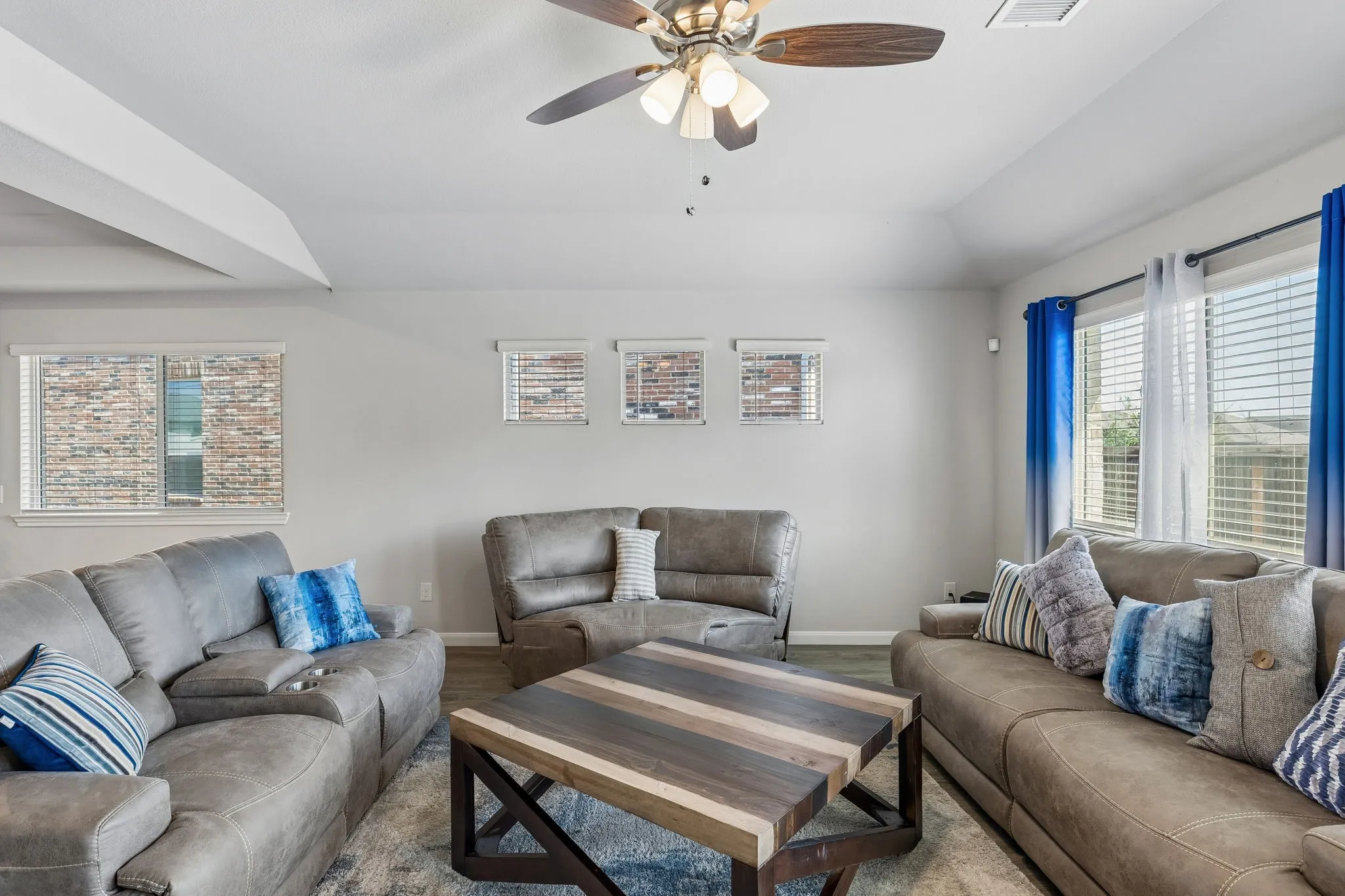 Single Family Residence For Sale in Collin County , 1105 Mapleton Drive, Anna, Texas 75409, 4 Bedroom, 2 Bathroom, 2 Garage spaces, 2,143 Sqft, built in 2021, mls#21385777, Real Estate Agent in Anna, Homes For Sale in Collin county, Homes For Sale in Anna, Realtor in Anna Texas, Real Estate Brokerage Independent Realty Texas, Luminita Cordes Realtor