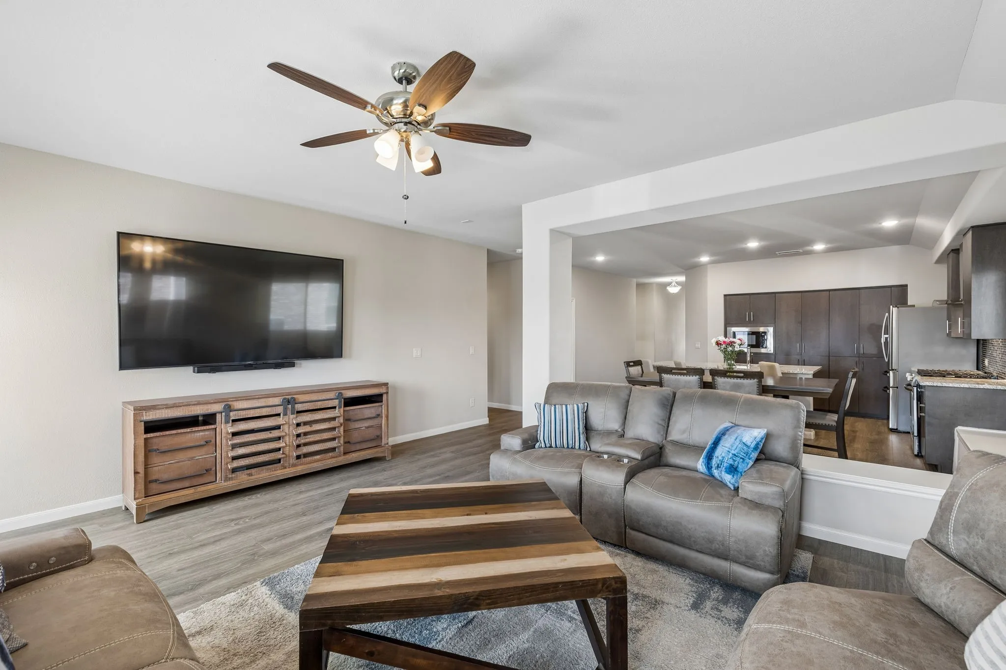 Single Family Residence For Sale in Collin County , 1105 Mapleton Drive, Anna, Texas 75409, 4 Bedroom, 2 Bathroom, 2 Garage spaces, 2,143 Sqft, built in 2021, mls#21385777, Real Estate Agent in Anna, Homes For Sale in Collin county, Homes For Sale in Anna, Realtor in Anna Texas, Real Estate Brokerage Independent Realty Texas, Luminita Cordes Realtor