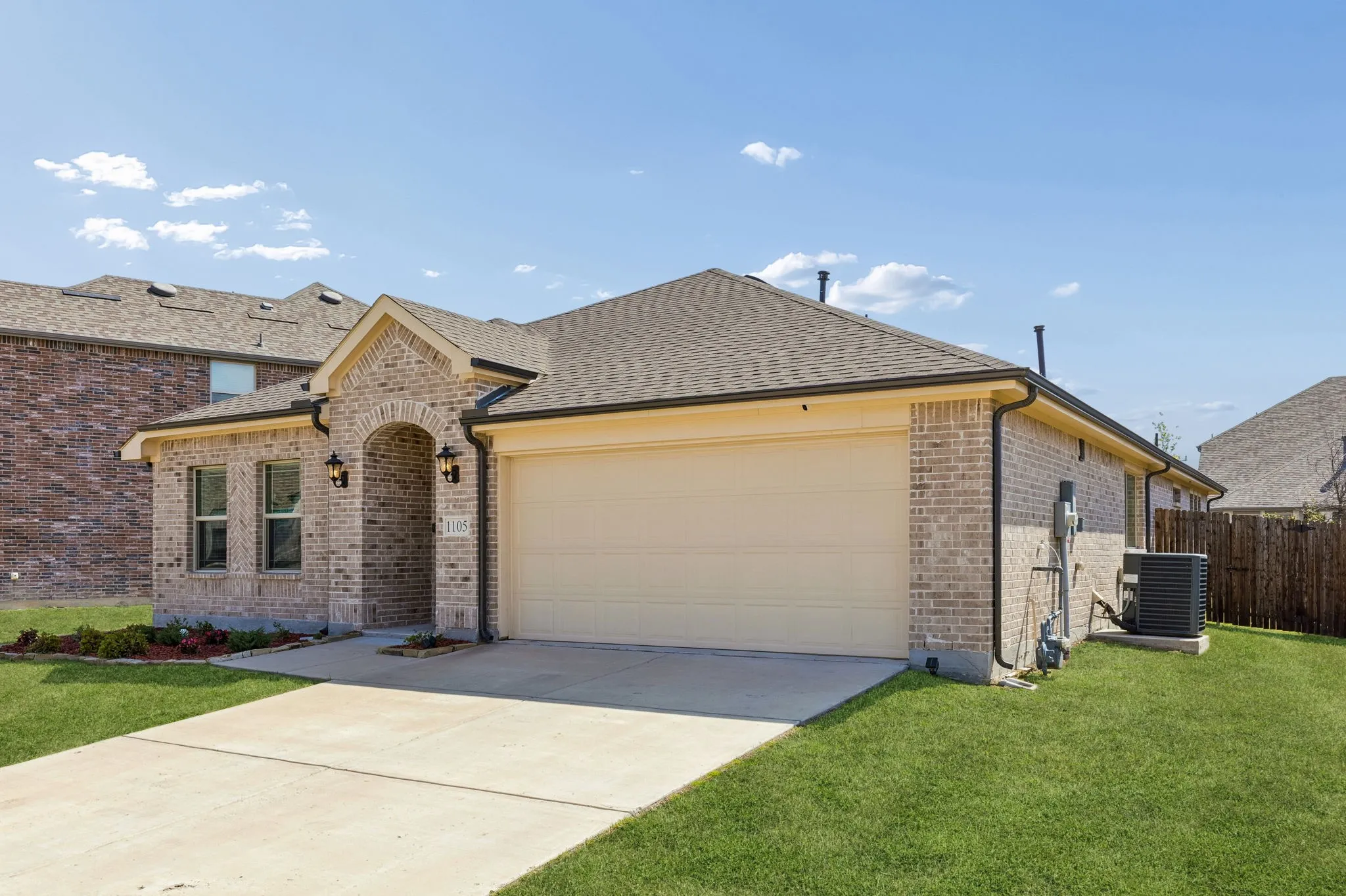 Single Family Residence For Sale in Collin County , 1105 Mapleton Drive, Anna, Texas 75409, 4 Bedroom, 2 Bathroom, 2 Garage spaces, 2,143 Sqft, built in 2021, mls#21385777, Real Estate Agent in Anna, Homes For Sale in Collin county, Homes For Sale in Anna, Realtor in Anna Texas, Real Estate Brokerage Independent Realty Texas, Luminita Cordes Realtor