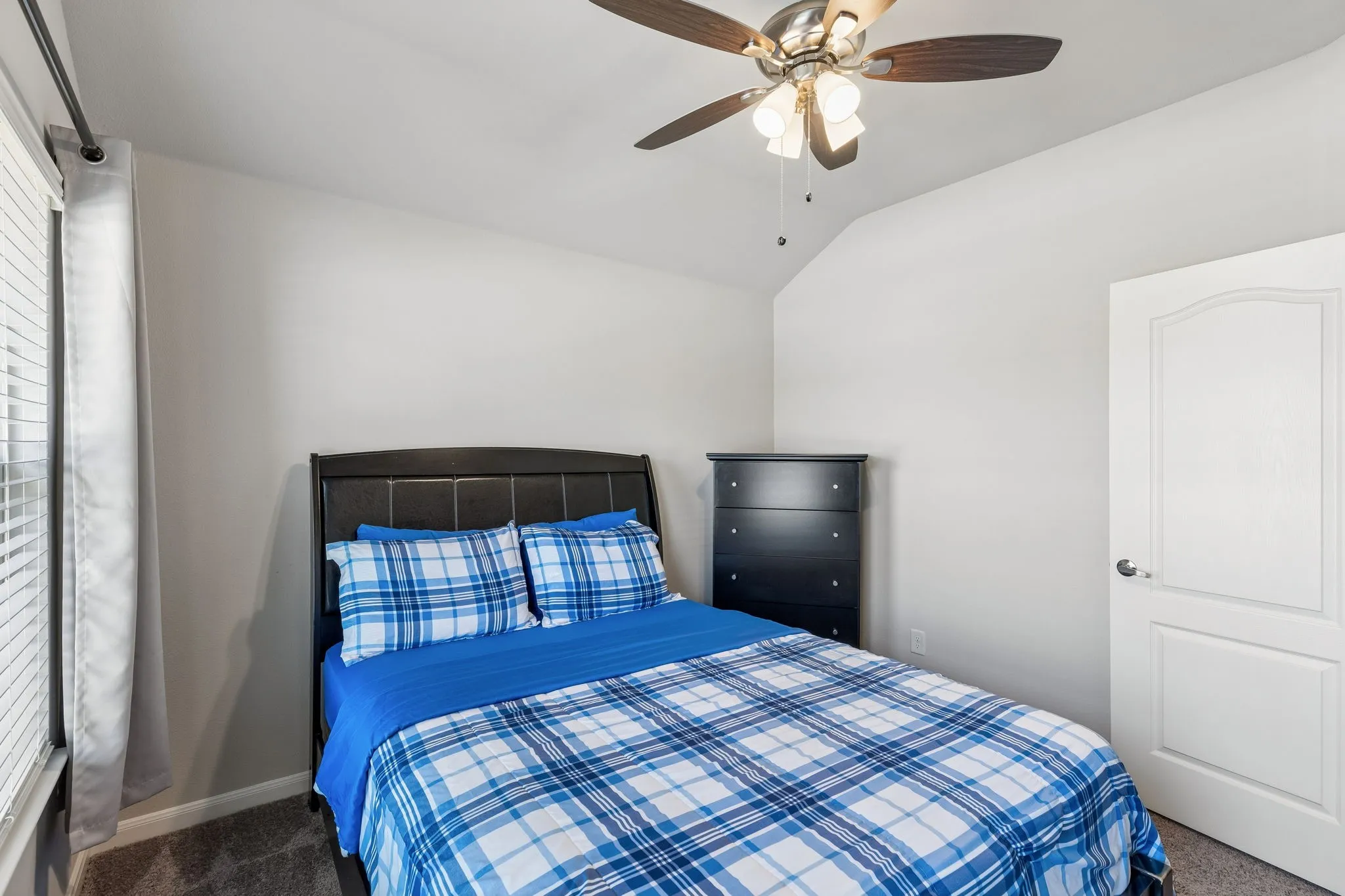 Single Family Residence For Sale in Collin County , 1105 Mapleton Drive, Anna, Texas 75409, 4 Bedroom, 2 Bathroom, 2 Garage spaces, 2,143 Sqft, built in 2021, mls#21385777, Real Estate Agent in Anna, Homes For Sale in Collin county, Homes For Sale in Anna, Realtor in Anna Texas, Real Estate Brokerage Independent Realty Texas, Luminita Cordes Realtor