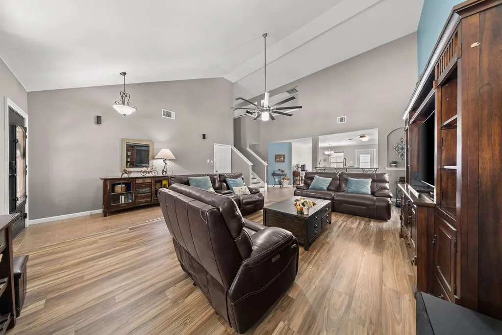 Single Family Residence For Sale in Collin County , 2102 Meadow View Drive, Princeton, Texas 75407, 4 Bedroom, 3 Bathroom, 2 Garage spaces, 2,119 Sqft, built in 2014, mls#21385283, Real Estate Agent in Princeton, Homes For Sale in Collin county, Homes For Sale in Princeton, Realtor in Princeton Texas, Real Estate Brokerage Independent Realty Texas, Luminita Cordes Realtor