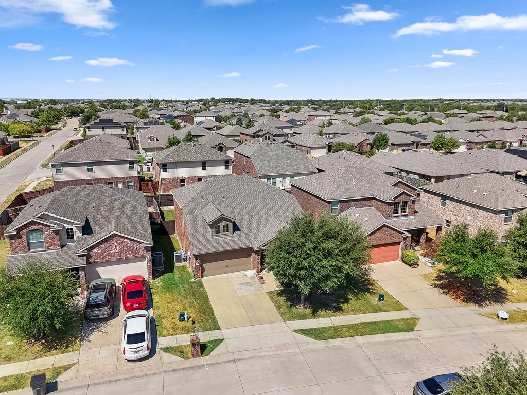Single Family Residence For Sale in Collin County , 2102 Meadow View Drive, Princeton, Texas 75407, 4 Bedroom, 3 Bathroom, 2 Garage spaces, 2,119 Sqft, built in 2014, mls#21385283, Real Estate Agent in Princeton, Homes For Sale in Collin county, Homes For Sale in Princeton, Realtor in Princeton Texas, Real Estate Brokerage Independent Realty Texas, Luminita Cordes Realtor