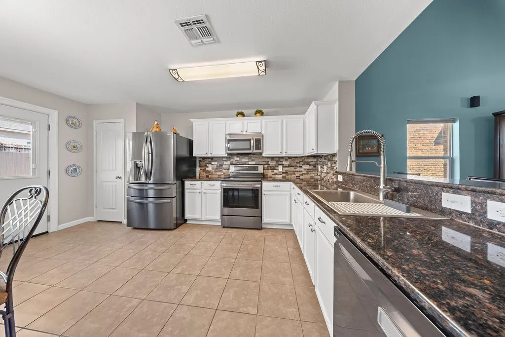 Single Family Residence For Sale in Collin County , 2102 Meadow View Drive, Princeton, Texas 75407, 4 Bedroom, 3 Bathroom, 2 Garage spaces, 2,119 Sqft, built in 2014, mls#21385283, Real Estate Agent in Princeton, Homes For Sale in Collin county, Homes For Sale in Princeton, Realtor in Princeton Texas, Real Estate Brokerage Independent Realty Texas, Luminita Cordes Realtor