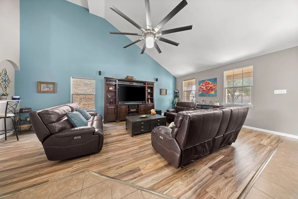 Single Family Residence For Sale in Collin County , 2102 Meadow View Drive, Princeton, Texas 75407, 4 Bedroom, 3 Bathroom, 2 Garage spaces, 2,119 Sqft, built in 2014, mls#21385283, Real Estate Agent in Princeton, Homes For Sale in Collin county, Homes For Sale in Princeton, Realtor in Princeton Texas, Real Estate Brokerage Independent Realty Texas, Luminita Cordes Realtor