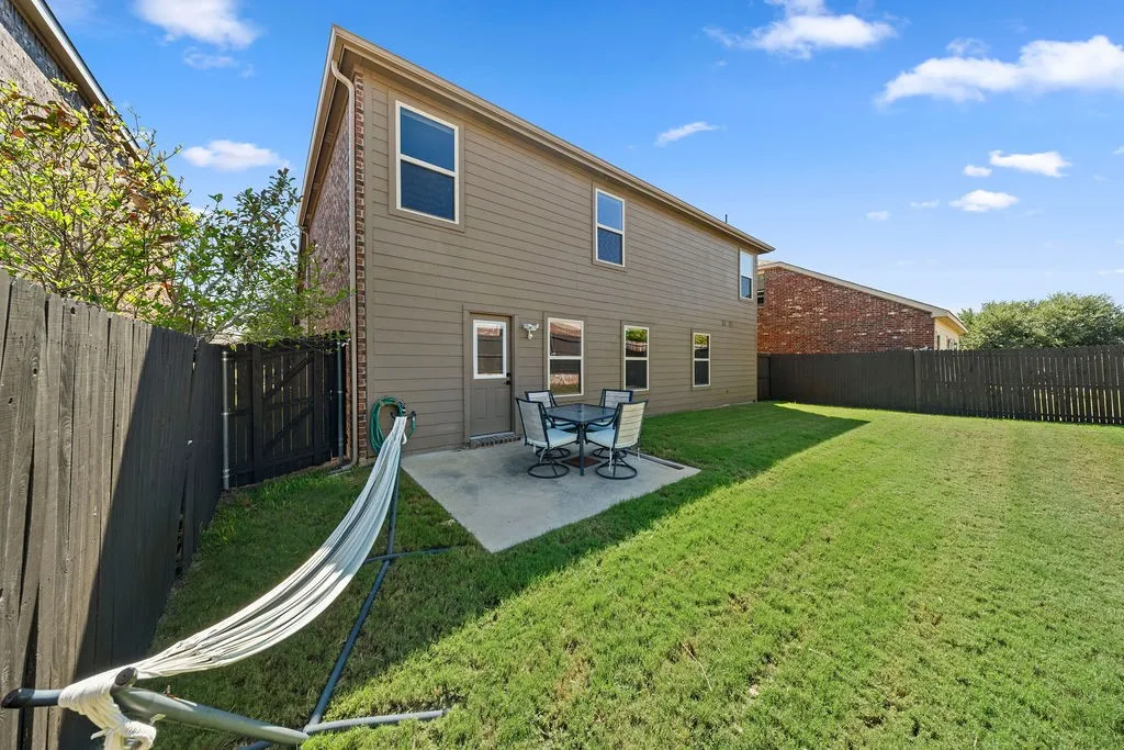 Single Family Residence For Sale in Collin County , 2102 Meadow View Drive, Princeton, Texas 75407, 4 Bedroom, 3 Bathroom, 2 Garage spaces, 2,119 Sqft, built in 2014, mls#21385283, Real Estate Agent in Princeton, Homes For Sale in Collin county, Homes For Sale in Princeton, Realtor in Princeton Texas, Real Estate Brokerage Independent Realty Texas, Luminita Cordes Realtor