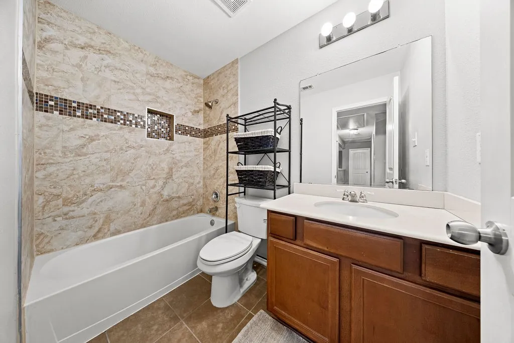 Single Family Residence For Sale in Collin County , 2102 Meadow View Drive, Princeton, Texas 75407, 4 Bedroom, 3 Bathroom, 2 Garage spaces, 2,119 Sqft, built in 2014, mls#21385283, Real Estate Agent in Princeton, Homes For Sale in Collin county, Homes For Sale in Princeton, Realtor in Princeton Texas, Real Estate Brokerage Independent Realty Texas, Luminita Cordes Realtor