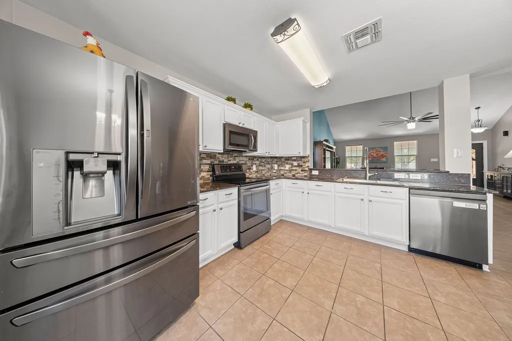 Single Family Residence For Sale in Collin County , 2102 Meadow View Drive, Princeton, Texas 75407, 4 Bedroom, 3 Bathroom, 2 Garage spaces, 2,119 Sqft, built in 2014, mls#21385283, Real Estate Agent in Princeton, Homes For Sale in Collin county, Homes For Sale in Princeton, Realtor in Princeton Texas, Real Estate Brokerage Independent Realty Texas, Luminita Cordes Realtor