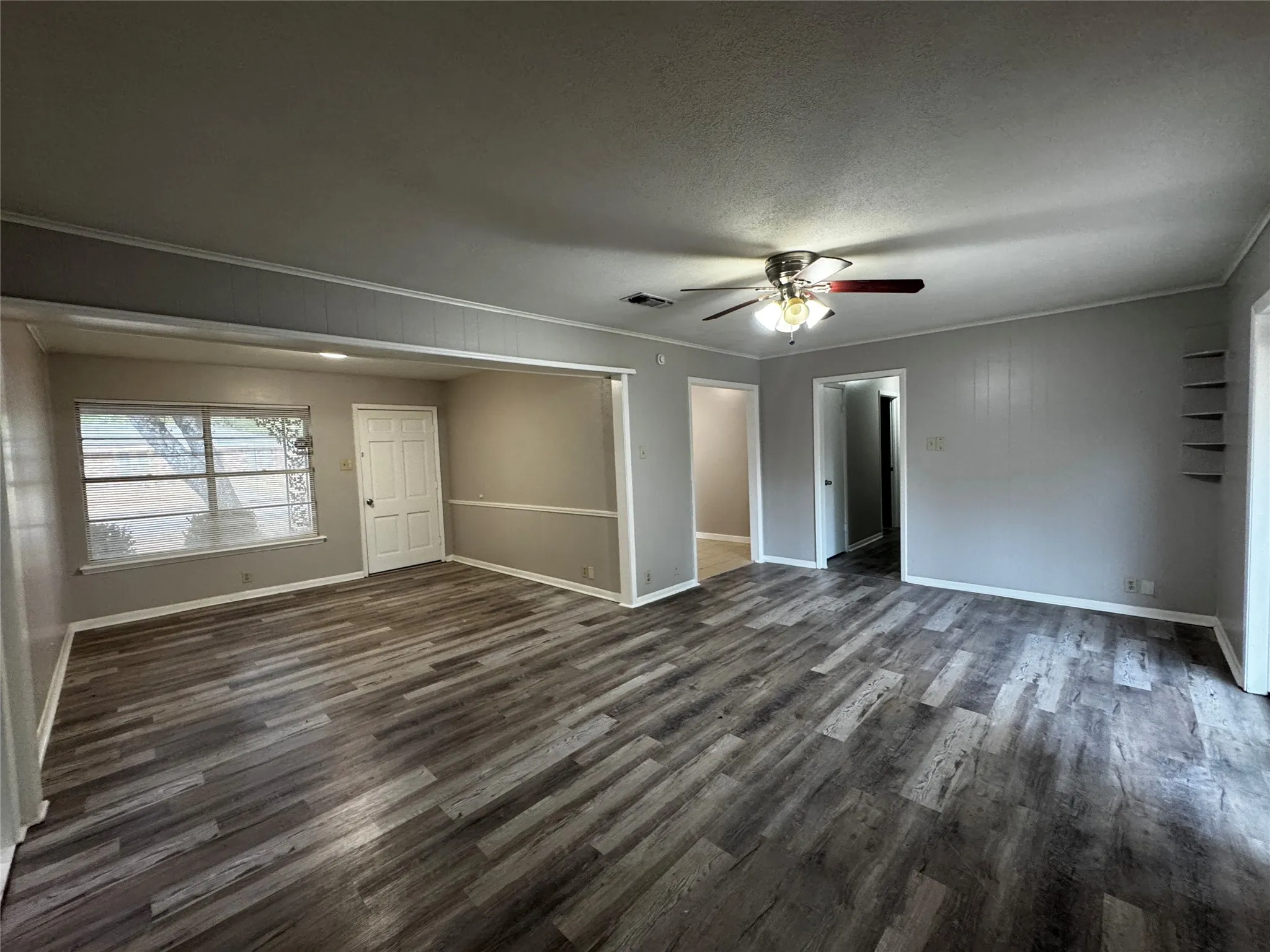 Single Family Residence For Rent in Navarro County , 606 N Overlook Drive, Kerens, Texas 75144, 3 Bedroom, 2 Bathroom, Garage spaces, 1,735 Sqft, built in 1970, mls#21384684, Real Estate Agent in Kerens, Homes For Rent in Navarro county, Homes For Rent in Kerens, Realtor in Kerens Texas, Real Estate Brokerage Independent Realty Texas, Luminita Cordes Realtor