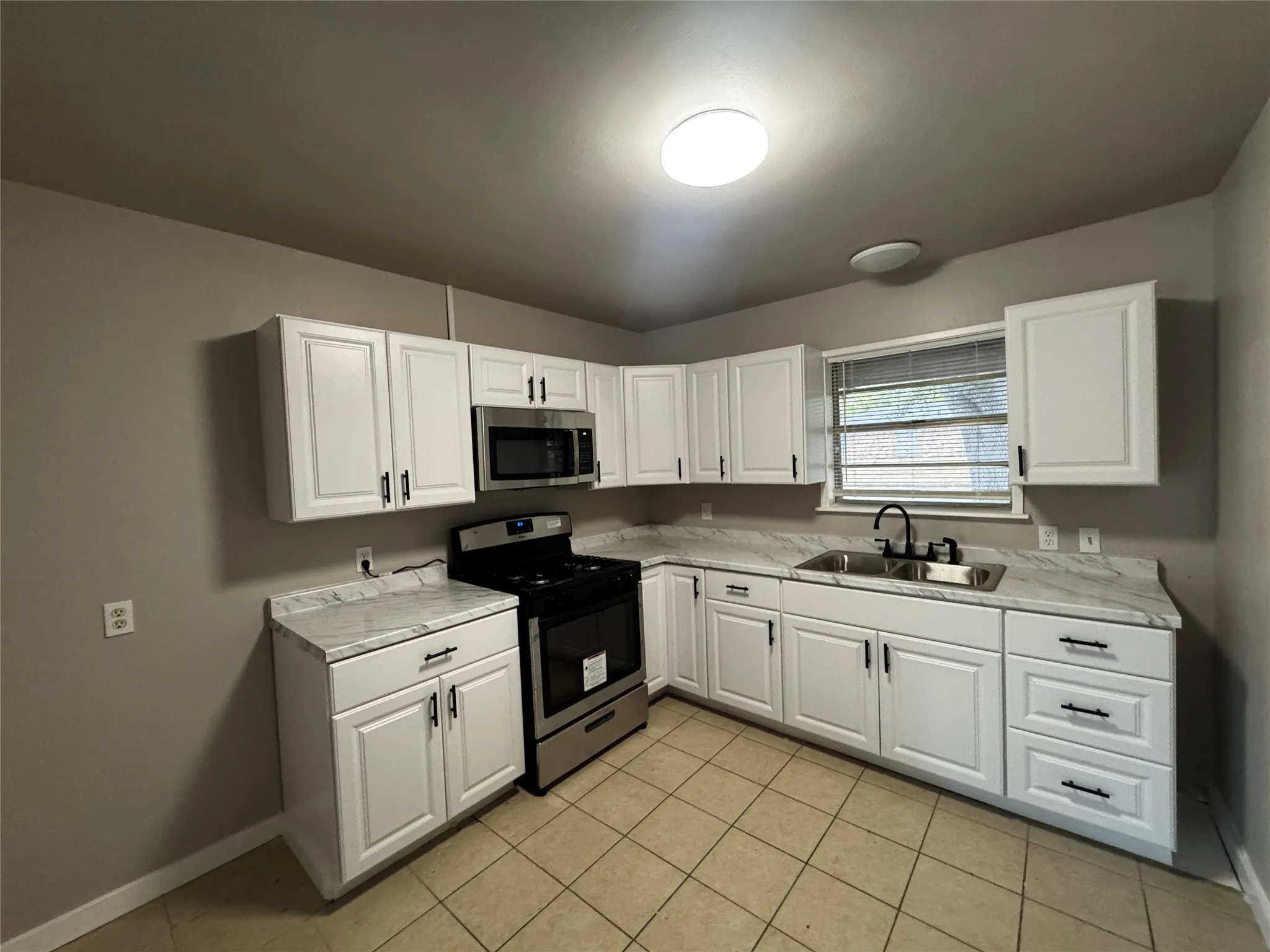 Single Family Residence For Rent in Navarro County , 606 N Overlook Drive, Kerens, Texas 75144, 3 Bedroom, 2 Bathroom, Garage spaces, 1,735 Sqft, built in 1970, mls#21384684, Real Estate Agent in Kerens, Homes For Rent in Navarro county, Homes For Rent in Kerens, Realtor in Kerens Texas, Real Estate Brokerage Independent Realty Texas, Luminita Cordes Realtor