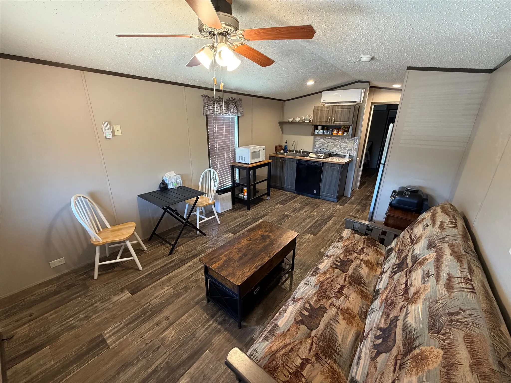Manufactured Home For Rent in Comanche County , 506 County Road 190, Comanche, Texas 76442, 1 Bedroom, 1 Bathroom, Garage spaces, 399 Sqft, built in 2020, mls#21385785, Real Estate Agent in Comanche, Homes For Rent in Comanche county, Homes For Rent in Comanche, Realtor in Comanche Texas, Real Estate Brokerage Independent Realty Texas, Luminita Cordes Realtor