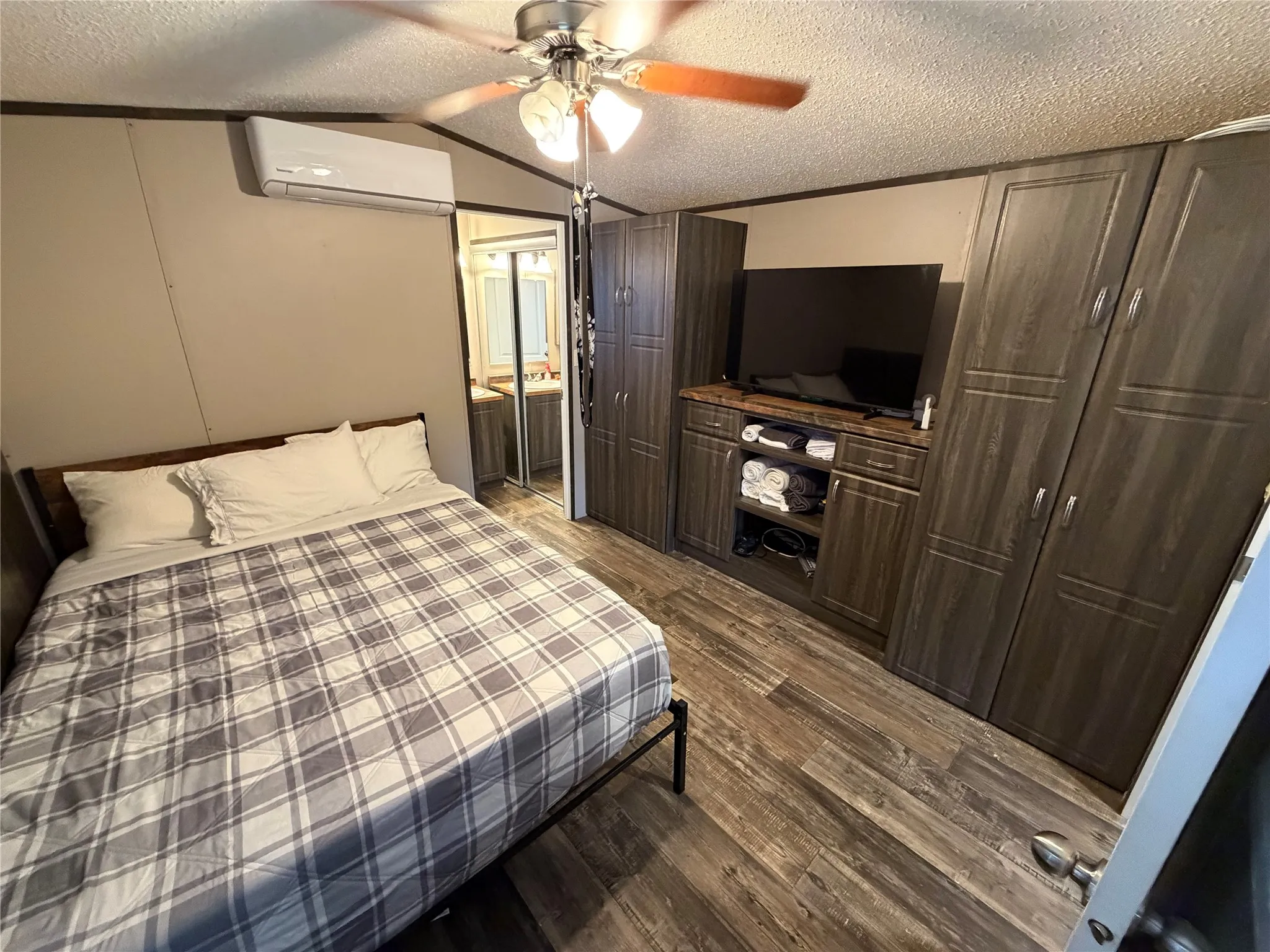 Manufactured Home For Rent in Comanche County , 506 County Road 190, Comanche, Texas 76442, 1 Bedroom, 1 Bathroom, Garage spaces, 399 Sqft, built in 2020, mls#21385785, Real Estate Agent in Comanche, Homes For Rent in Comanche county, Homes For Rent in Comanche, Realtor in Comanche Texas, Real Estate Brokerage Independent Realty Texas, Luminita Cordes Realtor