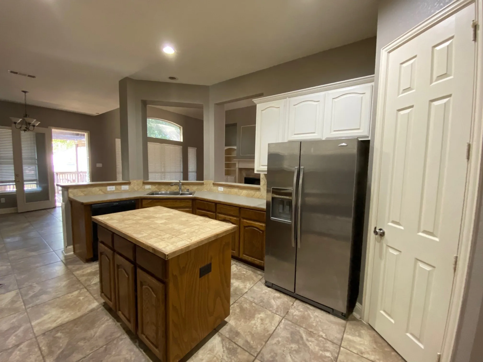 Single Family Residence For Rent in Denton County , 2011 Glen Manor Road, Corinth, Texas 76208, 4 Bedroom, 4 Bathroom, 2 Garage spaces, 3,530 Sqft, built in 2001, mls#21385788, Real Estate Agent in Corinth, Homes For Rent in Denton county, Homes For Rent in Corinth, Realtor in Corinth Texas, Real Estate Brokerage Independent Realty Texas, Luminita Cordes Realtor