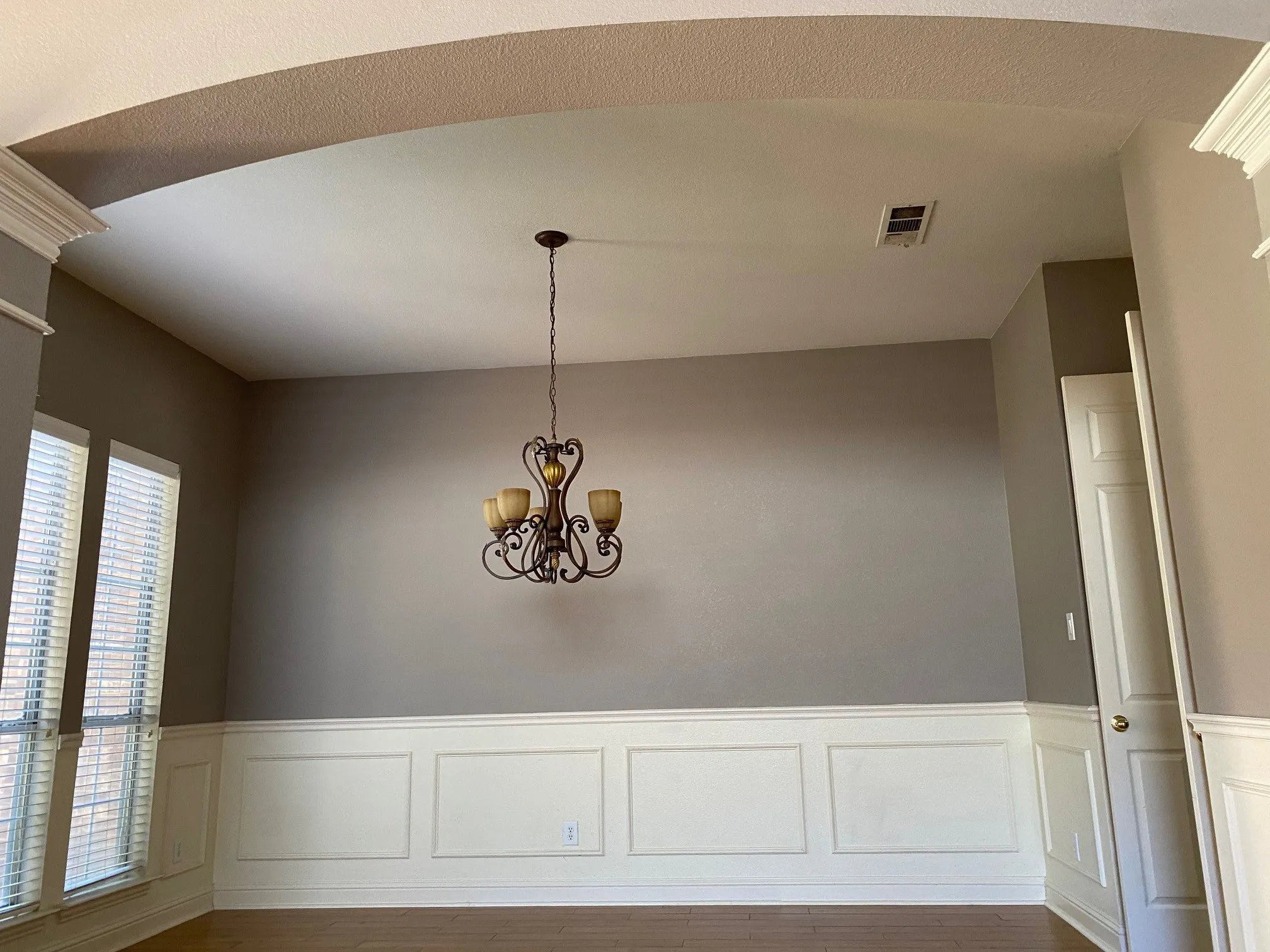Single Family Residence For Rent in Denton County , 2011 Glen Manor Road, Corinth, Texas 76208, 4 Bedroom, 4 Bathroom, 2 Garage spaces, 3,530 Sqft, built in 2001, mls#21385788, Real Estate Agent in Corinth, Homes For Rent in Denton county, Homes For Rent in Corinth, Realtor in Corinth Texas, Real Estate Brokerage Independent Realty Texas, Luminita Cordes Realtor