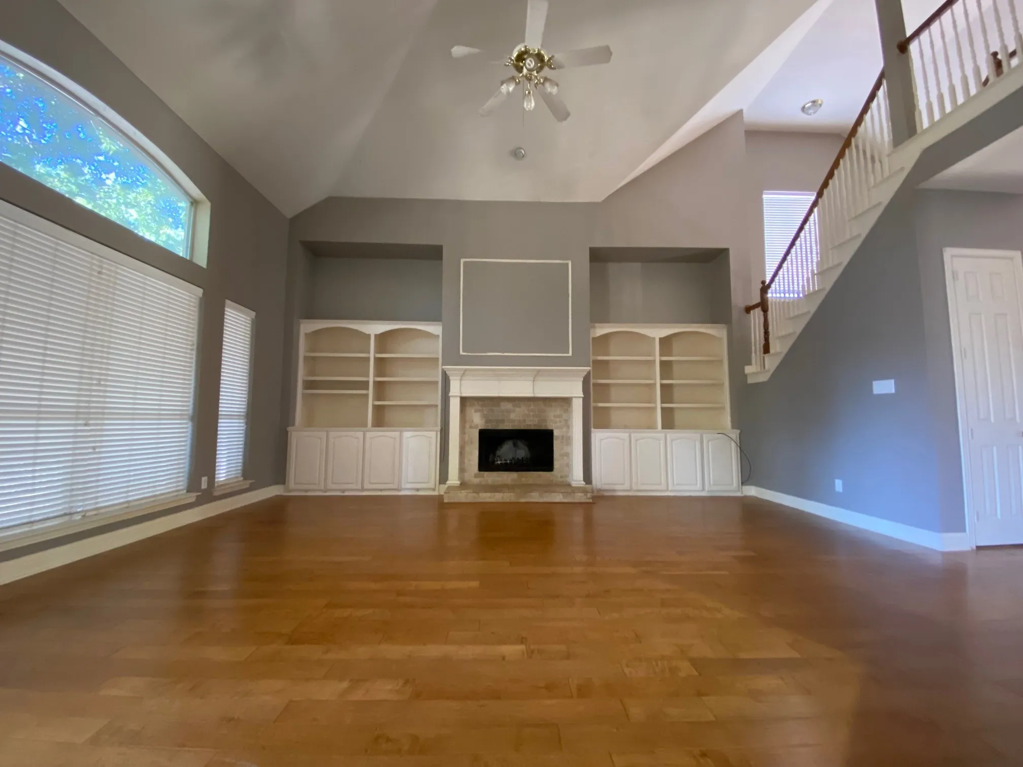 Single Family Residence For Rent in Denton County , 2011 Glen Manor Road, Corinth, Texas 76208, 4 Bedroom, 4 Bathroom, 2 Garage spaces, 3,530 Sqft, built in 2001, mls#21385788, Real Estate Agent in Corinth, Homes For Rent in Denton county, Homes For Rent in Corinth, Realtor in Corinth Texas, Real Estate Brokerage Independent Realty Texas, Luminita Cordes Realtor