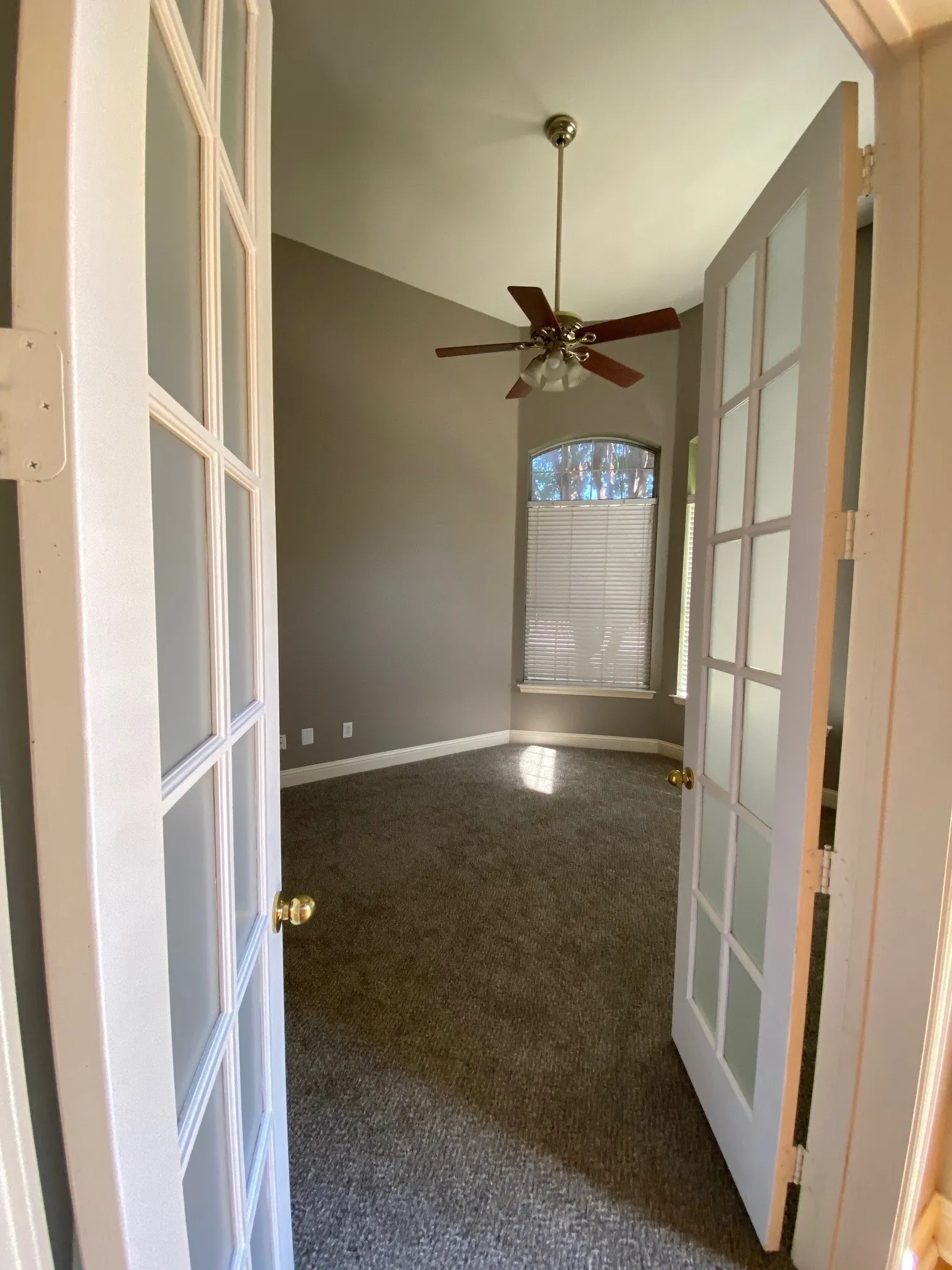 Single Family Residence For Rent in Denton County , 2011 Glen Manor Road, Corinth, Texas 76208, 4 Bedroom, 4 Bathroom, 2 Garage spaces, 3,530 Sqft, built in 2001, mls#21385788, Real Estate Agent in Corinth, Homes For Rent in Denton county, Homes For Rent in Corinth, Realtor in Corinth Texas, Real Estate Brokerage Independent Realty Texas, Luminita Cordes Realtor