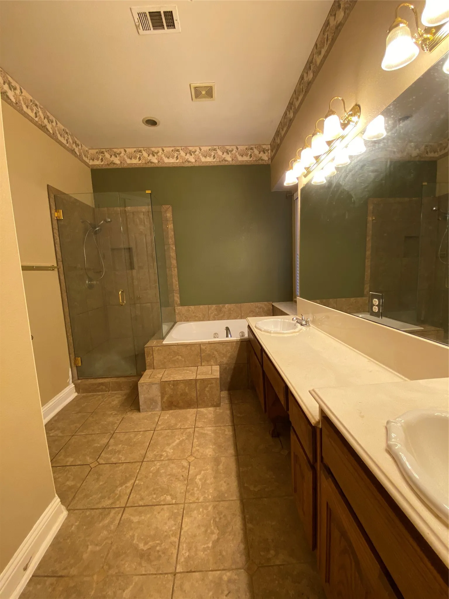 Single Family Residence For Rent in Denton County , 2011 Glen Manor Road, Corinth, Texas 76208, 4 Bedroom, 4 Bathroom, 2 Garage spaces, 3,530 Sqft, built in 2001, mls#21385788, Real Estate Agent in Corinth, Homes For Rent in Denton county, Homes For Rent in Corinth, Realtor in Corinth Texas, Real Estate Brokerage Independent Realty Texas, Luminita Cordes Realtor