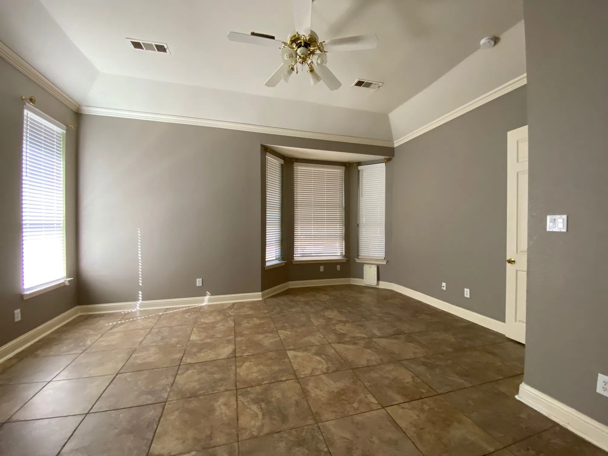Single Family Residence For Rent in Denton County , 2011 Glen Manor Road, Corinth, Texas 76208, 4 Bedroom, 4 Bathroom, 2 Garage spaces, 3,530 Sqft, built in 2001, mls#21385788, Real Estate Agent in Corinth, Homes For Rent in Denton county, Homes For Rent in Corinth, Realtor in Corinth Texas, Real Estate Brokerage Independent Realty Texas, Luminita Cordes Realtor