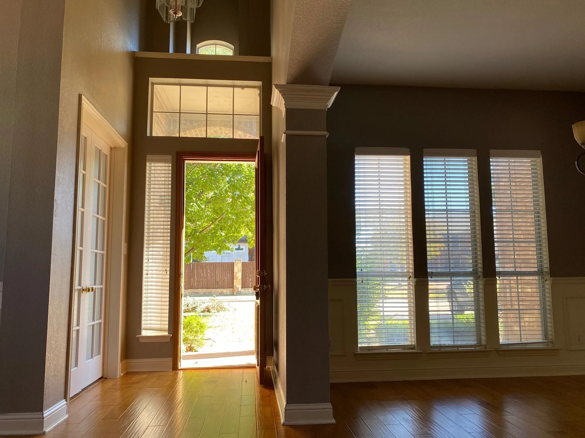 Single Family Residence For Rent in Denton County , 2011 Glen Manor Road, Corinth, Texas 76208, 4 Bedroom, 4 Bathroom, 2 Garage spaces, 3,530 Sqft, built in 2001, mls#21385788, Real Estate Agent in Corinth, Homes For Rent in Denton county, Homes For Rent in Corinth, Realtor in Corinth Texas, Real Estate Brokerage Independent Realty Texas, Luminita Cordes Realtor