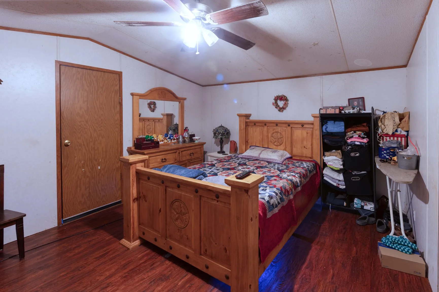 Mobile Home For Sale in Denton County , 8838 Pecan Valley, Pilot Point, Texas 76258, 3 Bedroom, 2 Bathroom, Garage spaces, 2,120 Sqft, built in 1990, mls#21385732, Real Estate Agent in Pilot Point, Homes For Sale in Denton county, Homes For Sale in Pilot Point, Realtor in Pilot Point Texas, Real Estate Brokerage Independent Realty Texas, Luminita Cordes Realtor