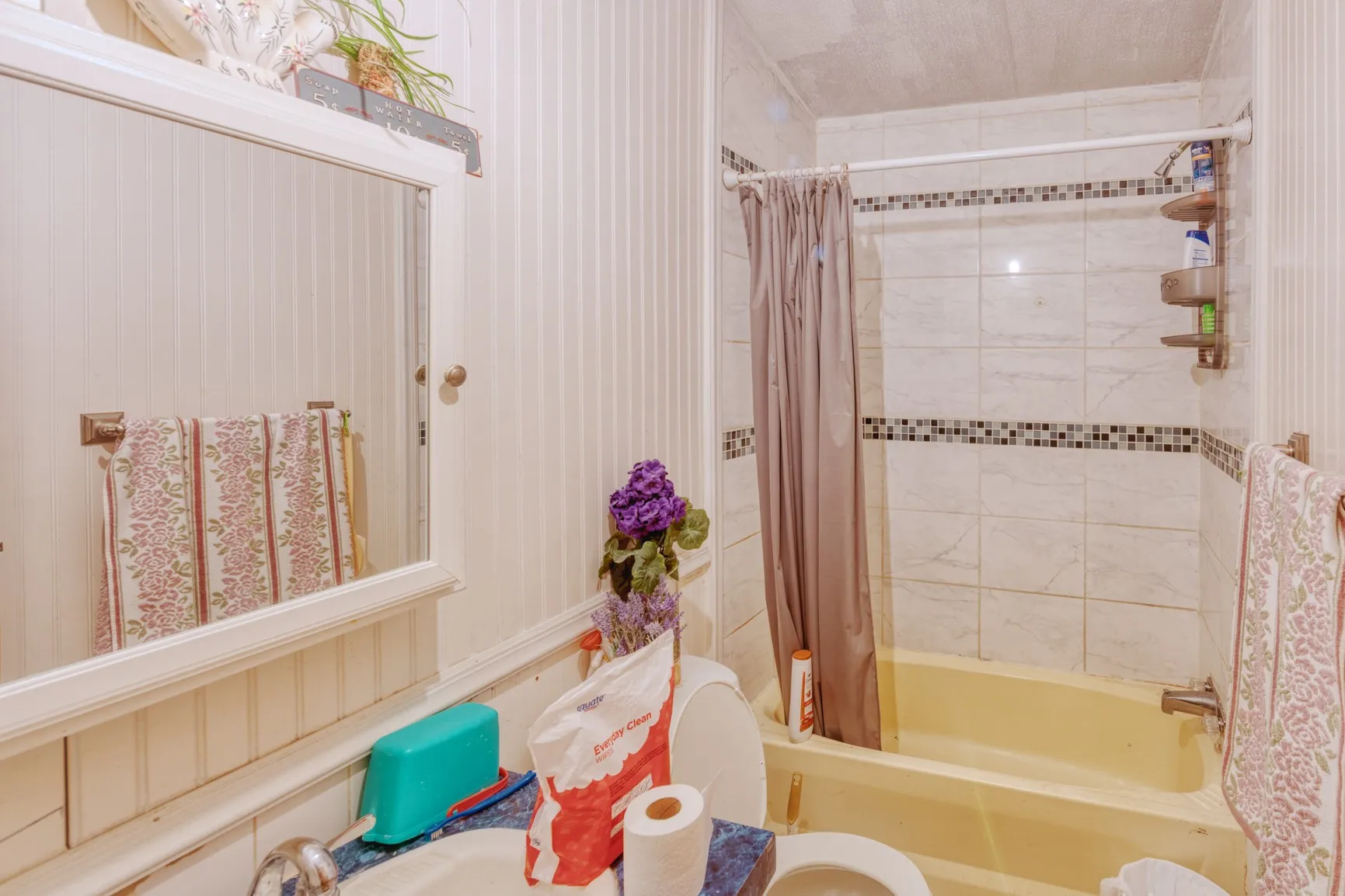 Mobile Home For Sale in Denton County , 8838 Pecan Valley, Pilot Point, Texas 76258, 3 Bedroom, 2 Bathroom, Garage spaces, 2,120 Sqft, built in 1990, mls#21385732, Real Estate Agent in Pilot Point, Homes For Sale in Denton county, Homes For Sale in Pilot Point, Realtor in Pilot Point Texas, Real Estate Brokerage Independent Realty Texas, Luminita Cordes Realtor