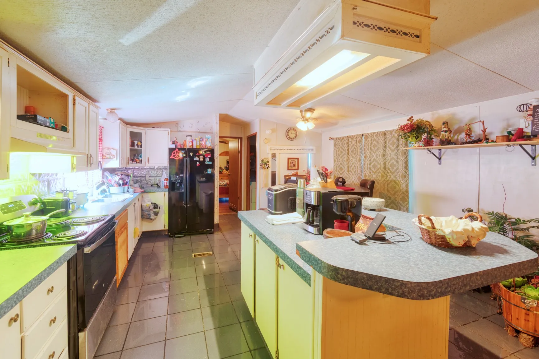 Mobile Home For Sale in Denton County , 8838 Pecan Valley, Pilot Point, Texas 76258, 3 Bedroom, 2 Bathroom, Garage spaces, 2,120 Sqft, built in 1990, mls#21385732, Real Estate Agent in Pilot Point, Homes For Sale in Denton county, Homes For Sale in Pilot Point, Realtor in Pilot Point Texas, Real Estate Brokerage Independent Realty Texas, Luminita Cordes Realtor