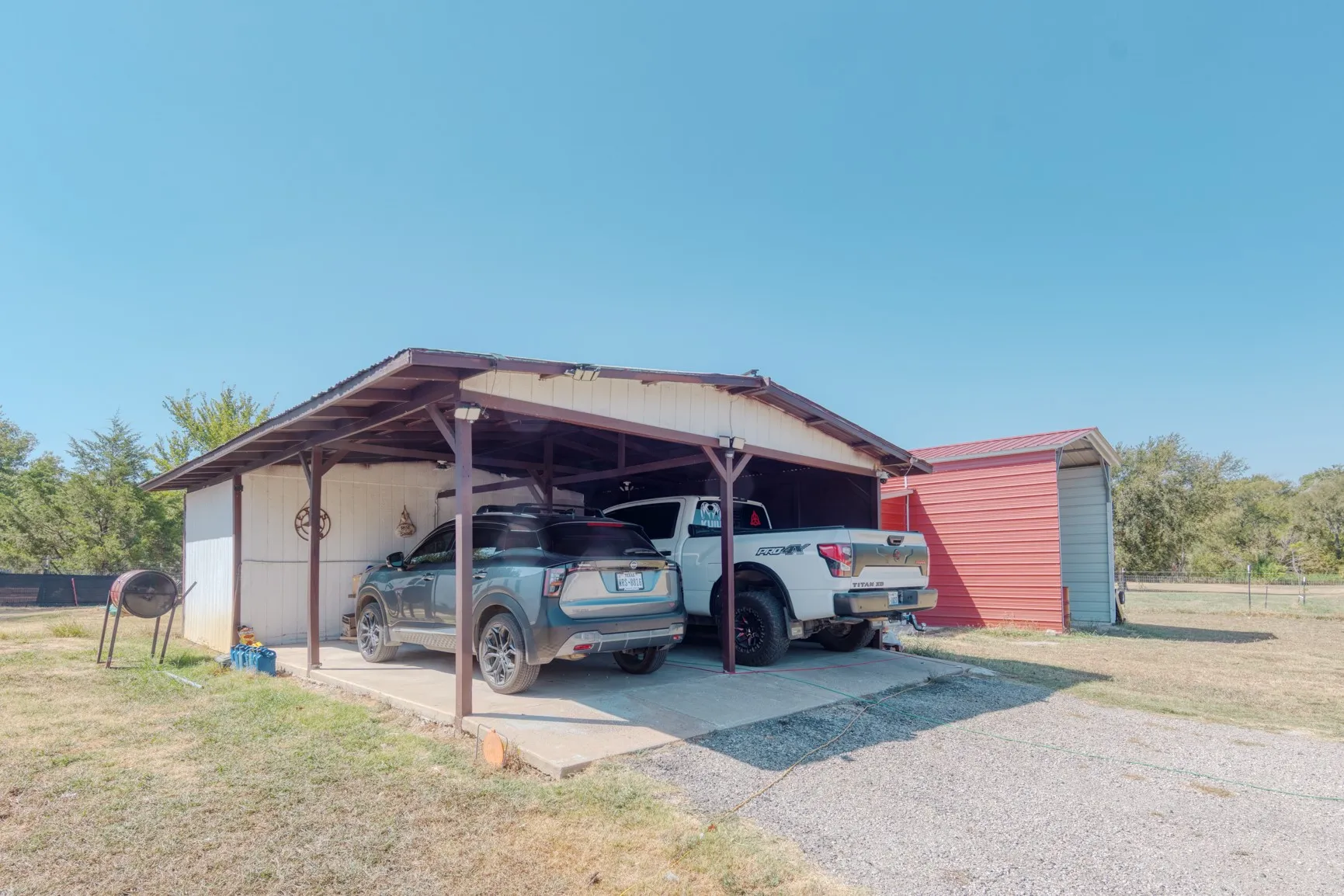 Mobile Home For Sale in Denton County , 8838 Pecan Valley, Pilot Point, Texas 76258, 3 Bedroom, 2 Bathroom, Garage spaces, 2,120 Sqft, built in 1990, mls#21385732, Real Estate Agent in Pilot Point, Homes For Sale in Denton county, Homes For Sale in Pilot Point, Realtor in Pilot Point Texas, Real Estate Brokerage Independent Realty Texas, Luminita Cordes Realtor
