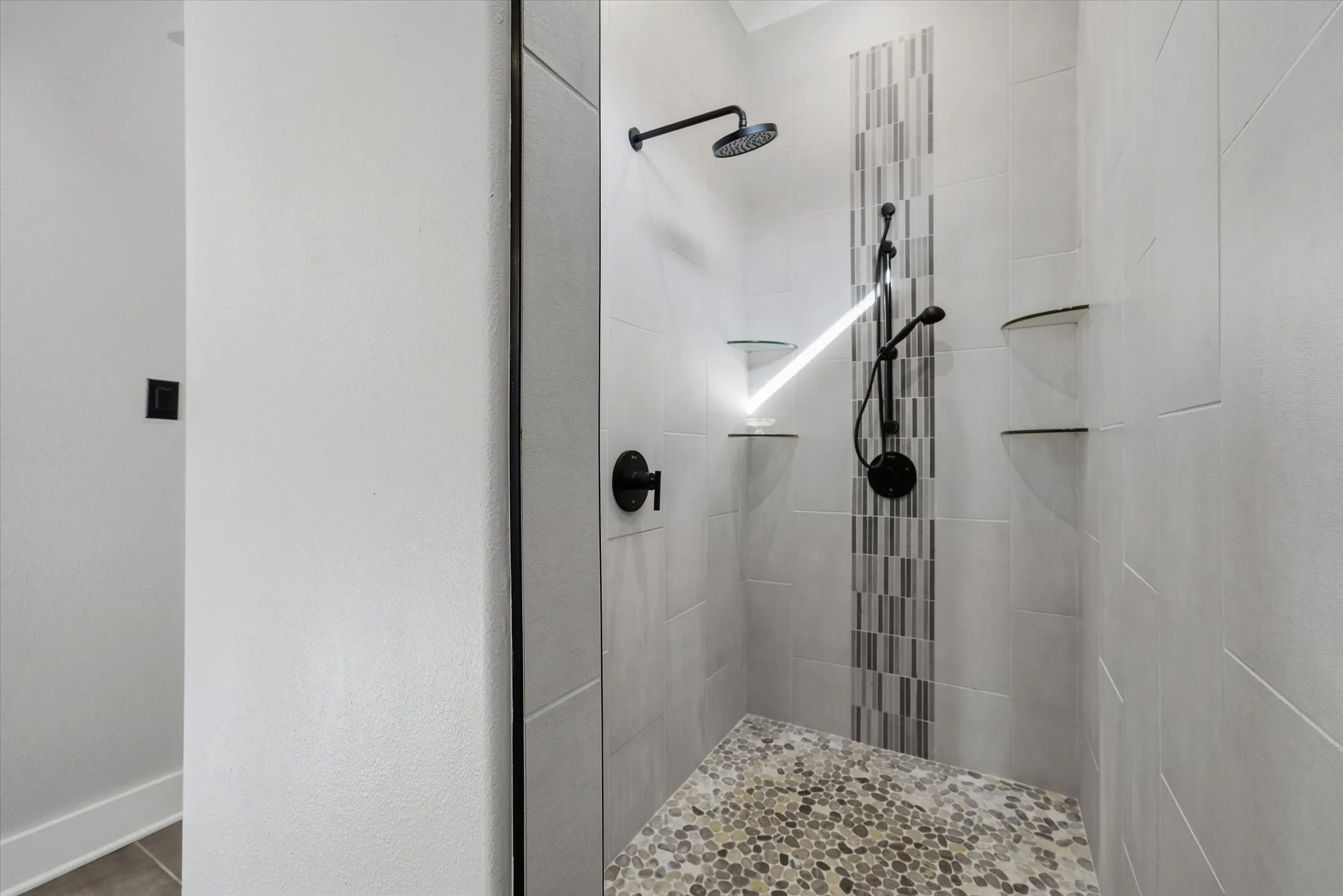Single Family Residence For Sale in Smith County , 202 Winged Foot Drive, Hideaway, Texas 75771, 3 Bedroom, 3 Bathroom, 3 Garage spaces, 3,169 Sqft, built in 2019, mls#21385264, Real Estate Agent in Hideaway, Homes For Sale in Smith county, Homes For Sale in Hideaway, Realtor in Hideaway Texas, Real Estate Brokerage Independent Realty Texas, Luminita Cordes Realtor
