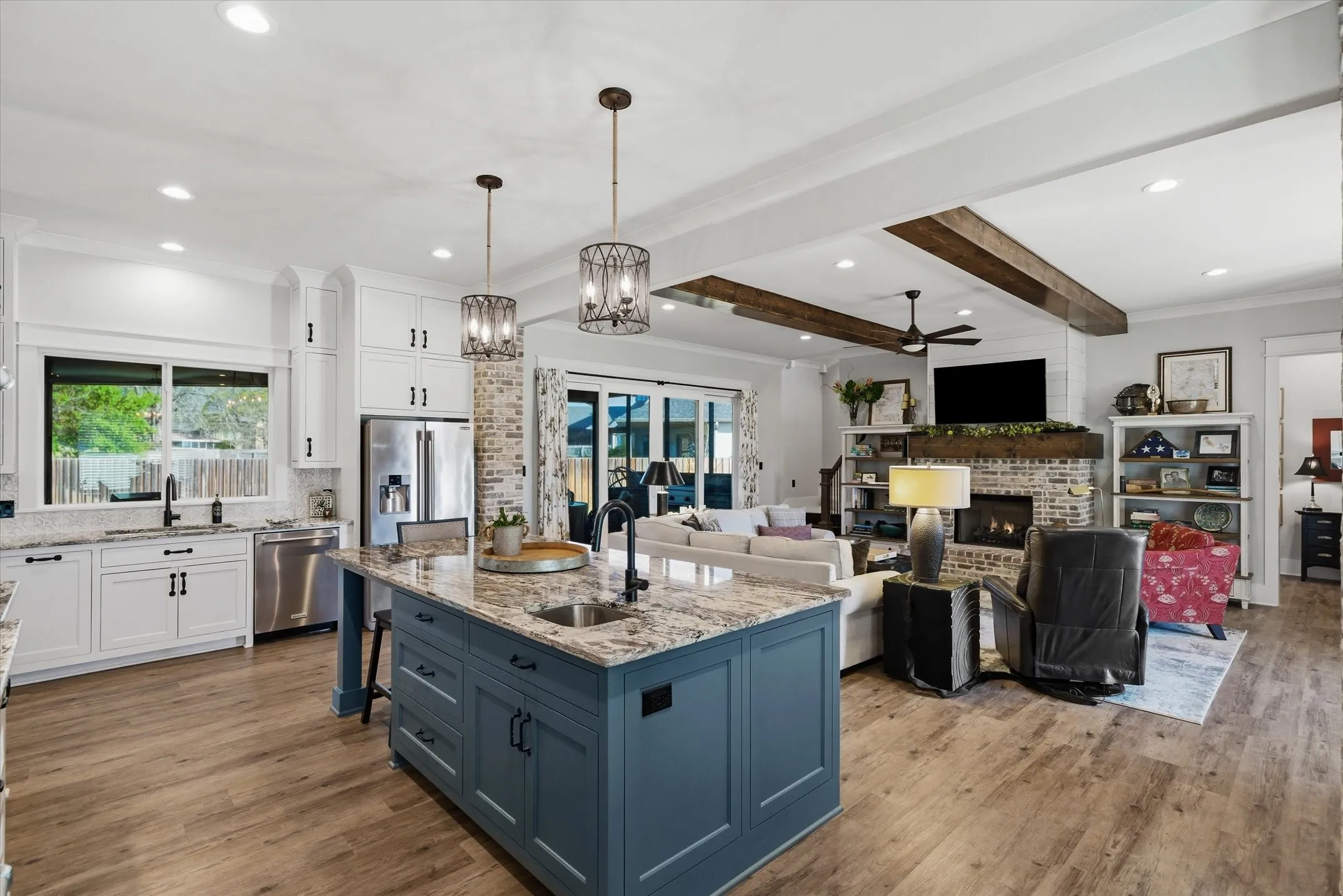 Single Family Residence For Sale in Smith County , 202 Winged Foot Drive, Hideaway, Texas 75771, 3 Bedroom, 3 Bathroom, 3 Garage spaces, 3,169 Sqft, built in 2019, mls#21385264, Real Estate Agent in Hideaway, Homes For Sale in Smith county, Homes For Sale in Hideaway, Realtor in Hideaway Texas, Real Estate Brokerage Independent Realty Texas, Luminita Cordes Realtor