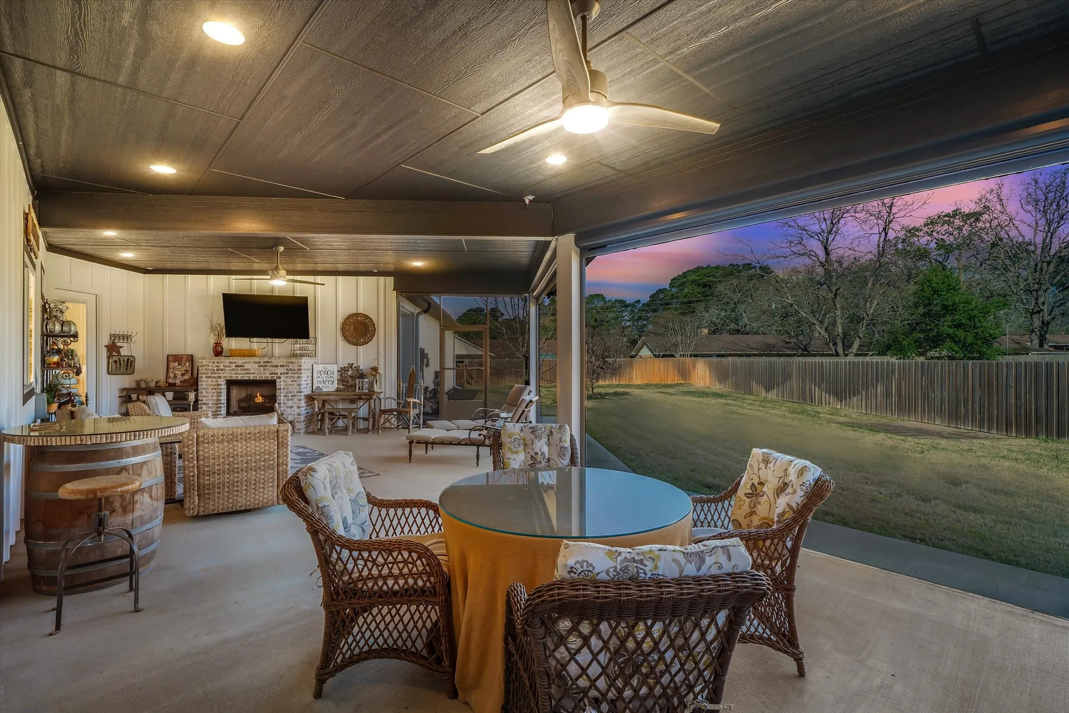 Single Family Residence For Sale in Smith County , 202 Winged Foot Drive, Hideaway, Texas 75771, 3 Bedroom, 3 Bathroom, 3 Garage spaces, 3,169 Sqft, built in 2019, mls#21385264, Real Estate Agent in Hideaway, Homes For Sale in Smith county, Homes For Sale in Hideaway, Realtor in Hideaway Texas, Real Estate Brokerage Independent Realty Texas, Luminita Cordes Realtor