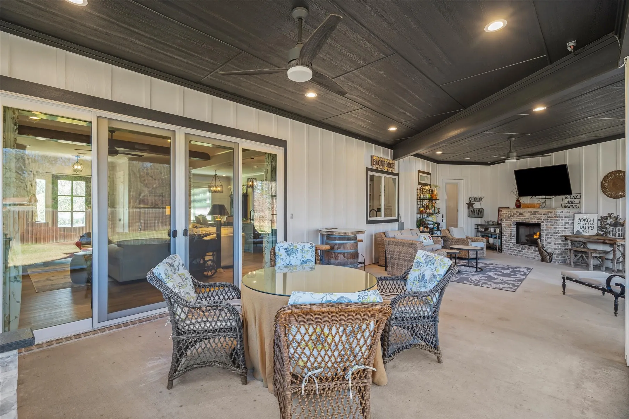 Single Family Residence For Sale in Smith County , 202 Winged Foot Drive, Hideaway, Texas 75771, 3 Bedroom, 3 Bathroom, 3 Garage spaces, 3,169 Sqft, built in 2019, mls#21385264, Real Estate Agent in Hideaway, Homes For Sale in Smith county, Homes For Sale in Hideaway, Realtor in Hideaway Texas, Real Estate Brokerage Independent Realty Texas, Luminita Cordes Realtor