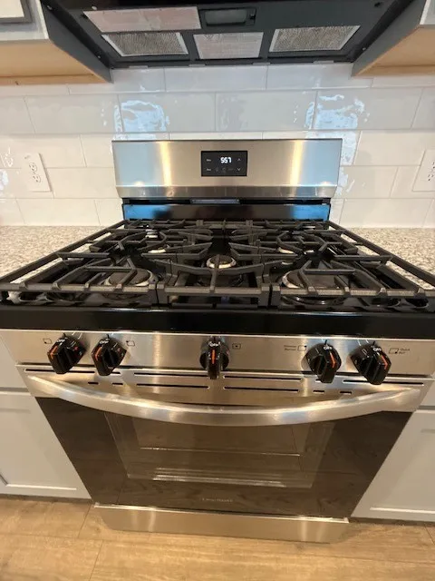 Gas stove