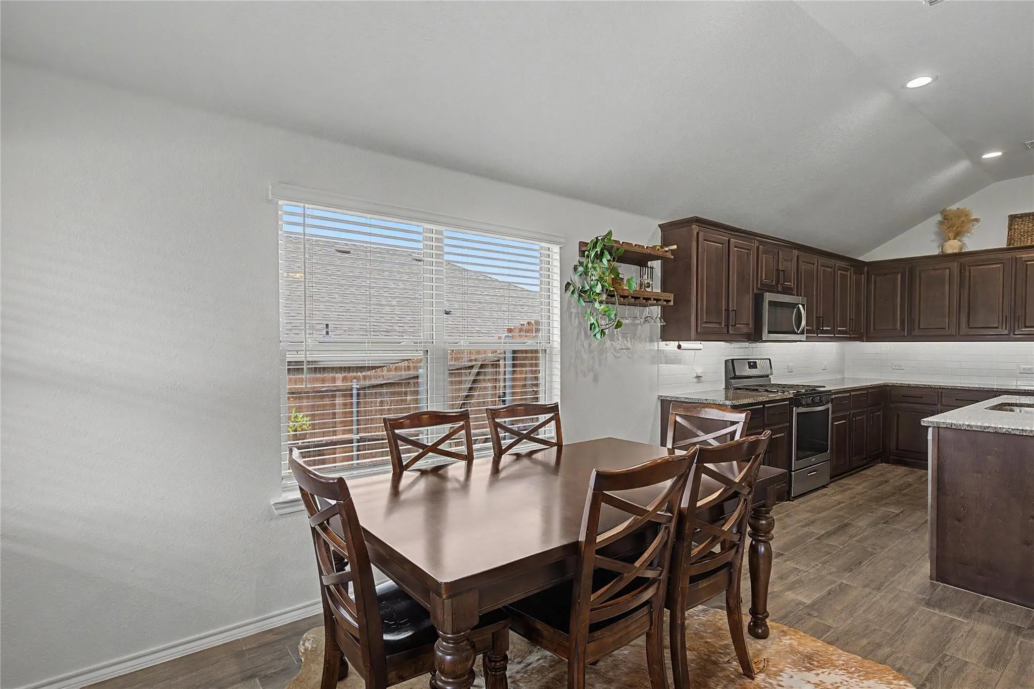 Single Family Residence For Rent in Parker County , 1825 Agarito Drive, Weatherford, Texas 76086, 3 Bedroom, 2 Bathroom, 2 Garage spaces, 1,620 Sqft, built in 2022, mls#21385799, Real Estate Agent in Weatherford, Homes For Rent in Parker county, Homes For Rent in Weatherford, Realtor in Weatherford Texas, Real Estate Brokerage Independent Realty Texas, Luminita Cordes Realtor
