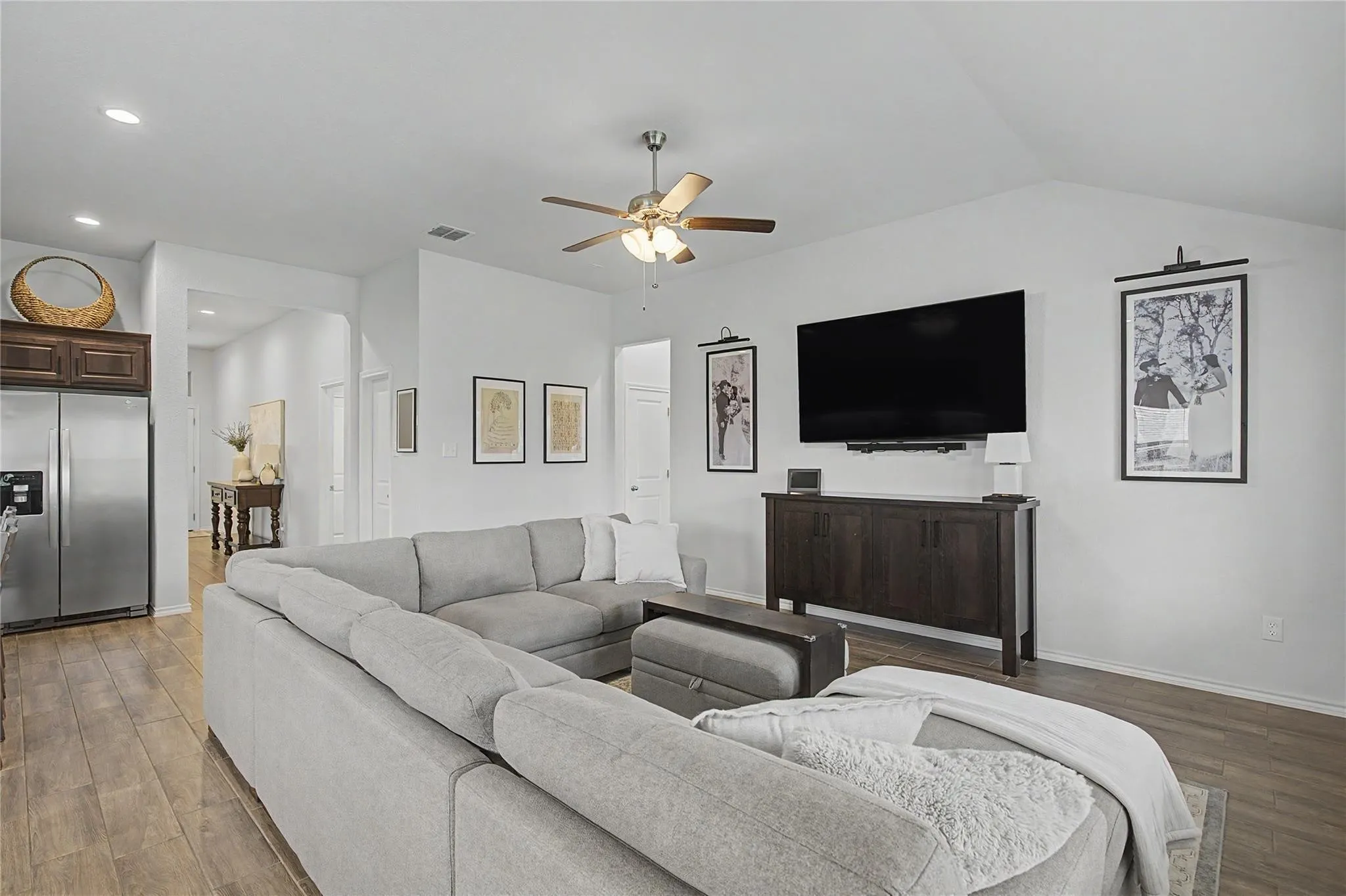 Single Family Residence For Rent in Parker County , 1825 Agarito Drive, Weatherford, Texas 76086, 3 Bedroom, 2 Bathroom, 2 Garage spaces, 1,620 Sqft, built in 2022, mls#21385799, Real Estate Agent in Weatherford, Homes For Rent in Parker county, Homes For Rent in Weatherford, Realtor in Weatherford Texas, Real Estate Brokerage Independent Realty Texas, Luminita Cordes Realtor