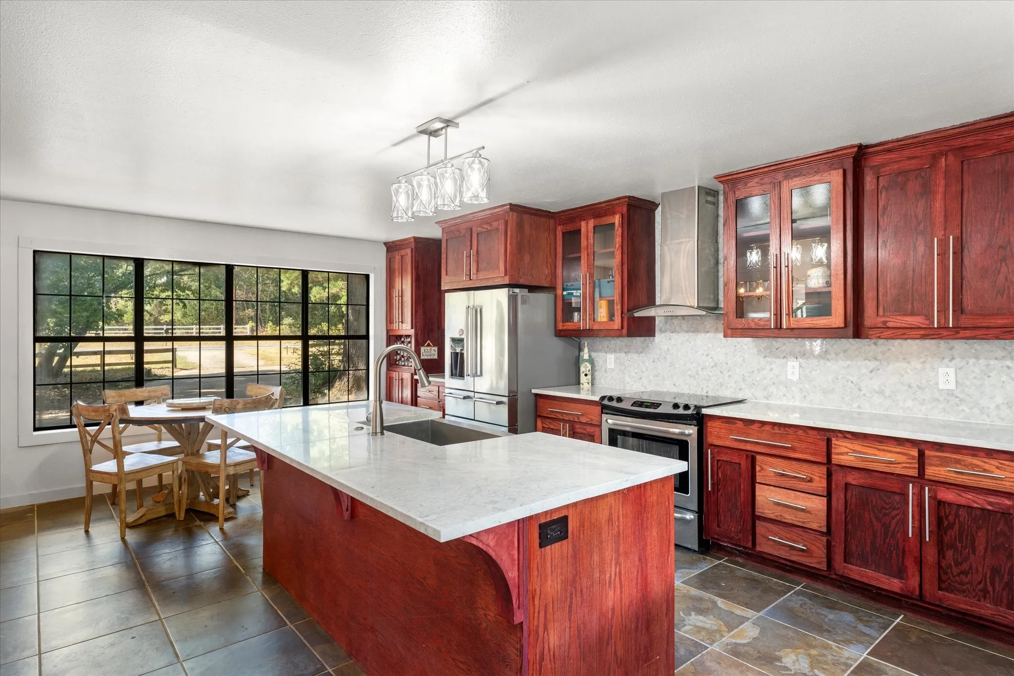 Single Family Residence For Sale in Wood County , 3825 E Hwy 154, Quitman, Texas 75783, 3 Bedroom, 3 Bathroom, 8 Garage spaces, 5,124 Sqft, built in 1980, mls#21383514, Real Estate Agent in Quitman, Homes For Sale in Wood county, Homes For Sale in Quitman, Realtor in Quitman Texas, Real Estate Brokerage Independent Realty Texas, Luminita Cordes Realtor