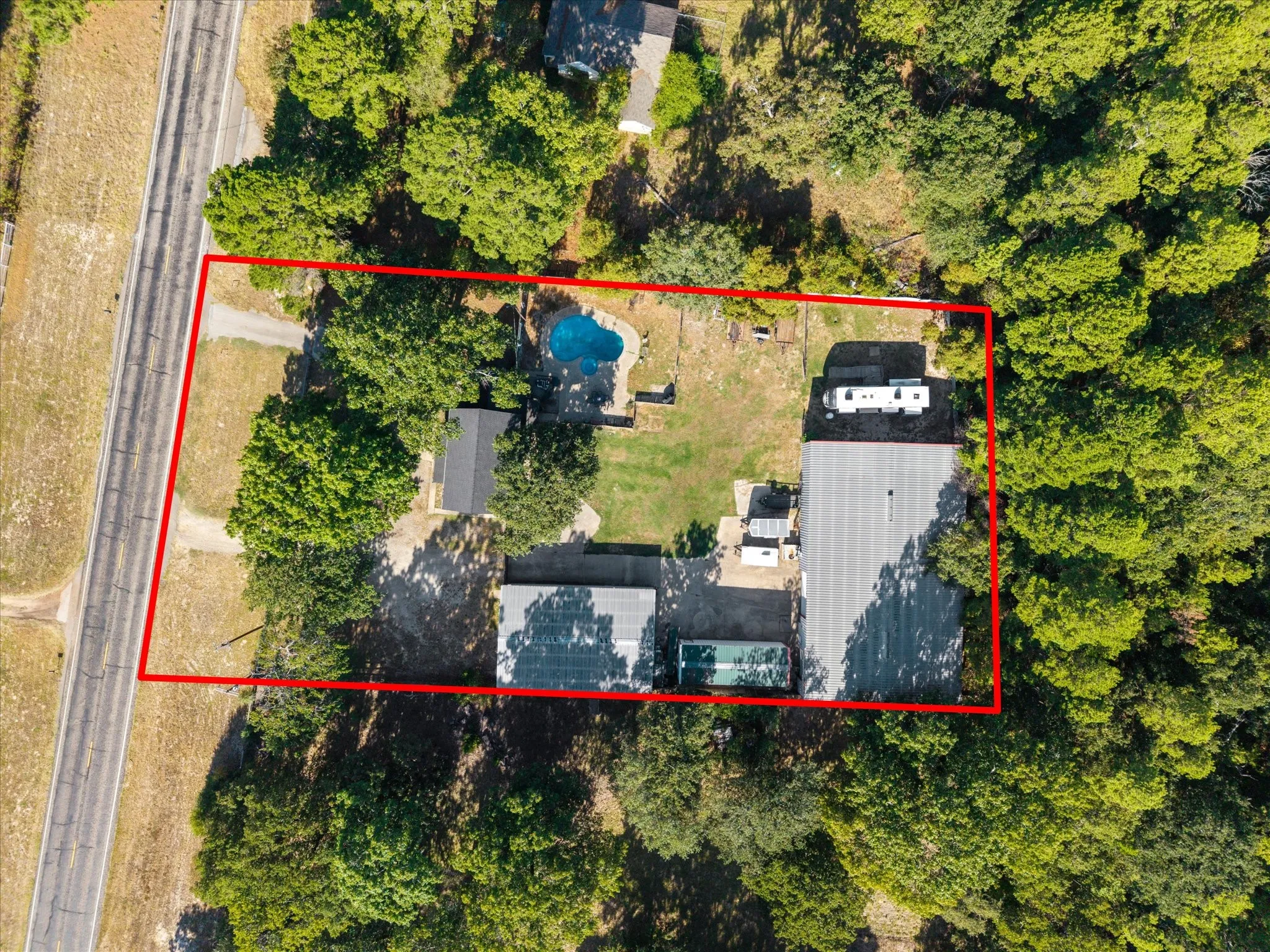Single Family Residence For Sale in Wood County , 3825 E Hwy 154, Quitman, Texas 75783, 3 Bedroom, 3 Bathroom, 8 Garage spaces, 5,124 Sqft, built in 1980, mls#21383514, Real Estate Agent in Quitman, Homes For Sale in Wood county, Homes For Sale in Quitman, Realtor in Quitman Texas, Real Estate Brokerage Independent Realty Texas, Luminita Cordes Realtor