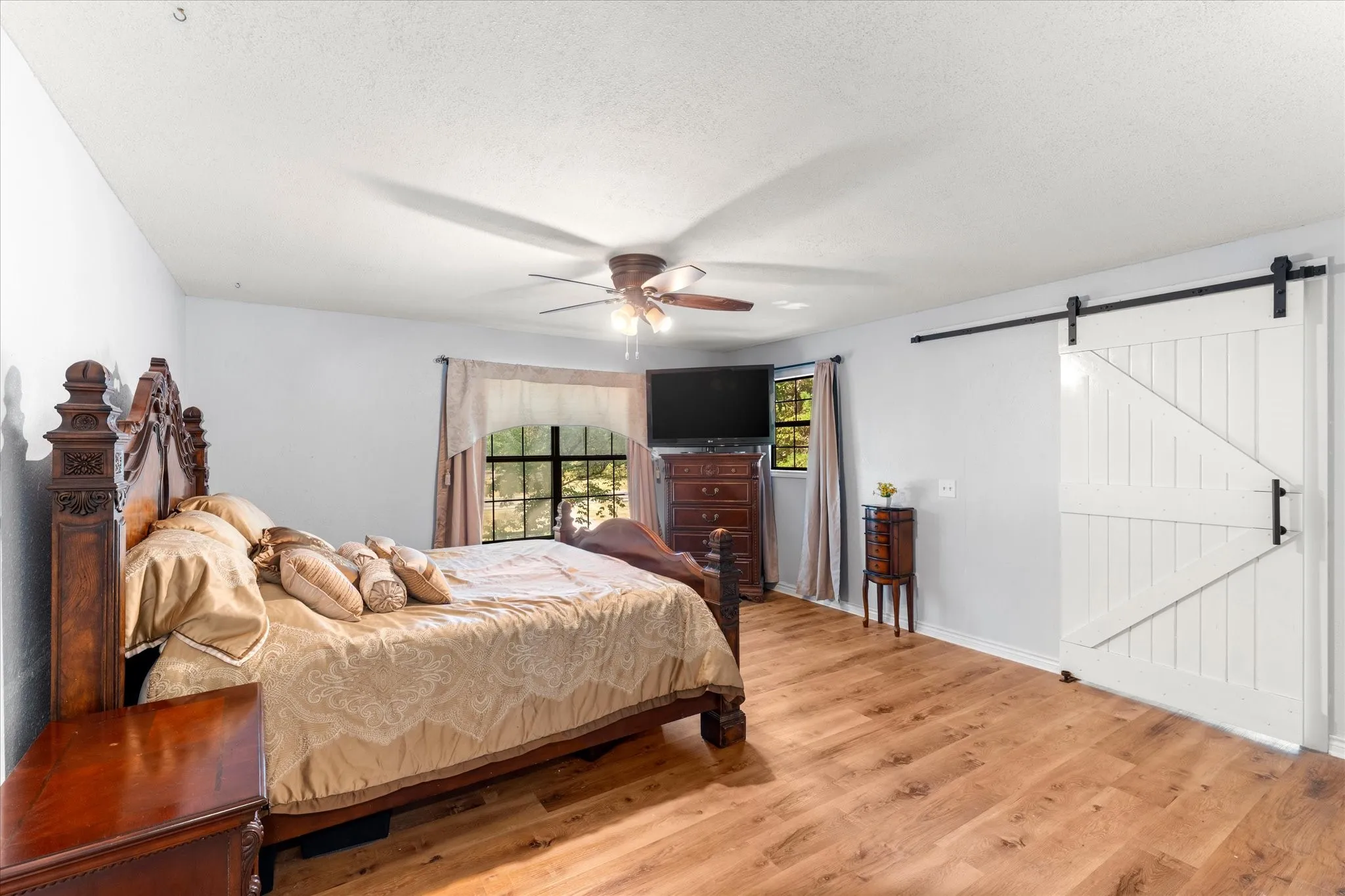 Single Family Residence For Sale in Wood County , 3825 E Hwy 154, Quitman, Texas 75783, 3 Bedroom, 3 Bathroom, 8 Garage spaces, 5,124 Sqft, built in 1980, mls#21383514, Real Estate Agent in Quitman, Homes For Sale in Wood county, Homes For Sale in Quitman, Realtor in Quitman Texas, Real Estate Brokerage Independent Realty Texas, Luminita Cordes Realtor