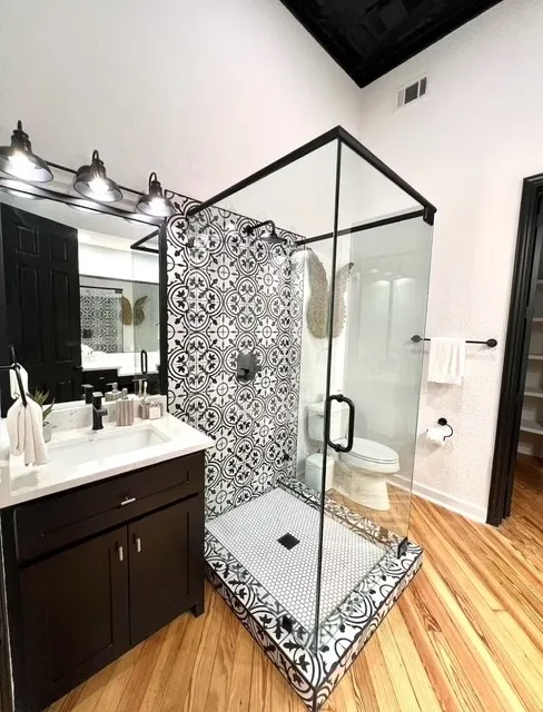 Apartment For Rent in Kaufman County , 115 E Moore Avenue 205, Terrell, Texas 75160, 0, 1 Bathroom, Garage spaces, 660 Sqft, built in 1900, mls#21385804, Real Estate Agent in Terrell, Homes For Rent in Kaufman county, Homes For Rent in Terrell, Realtor in Terrell Texas, Real Estate Brokerage Independent Realty Texas, Luminita Cordes Realtor