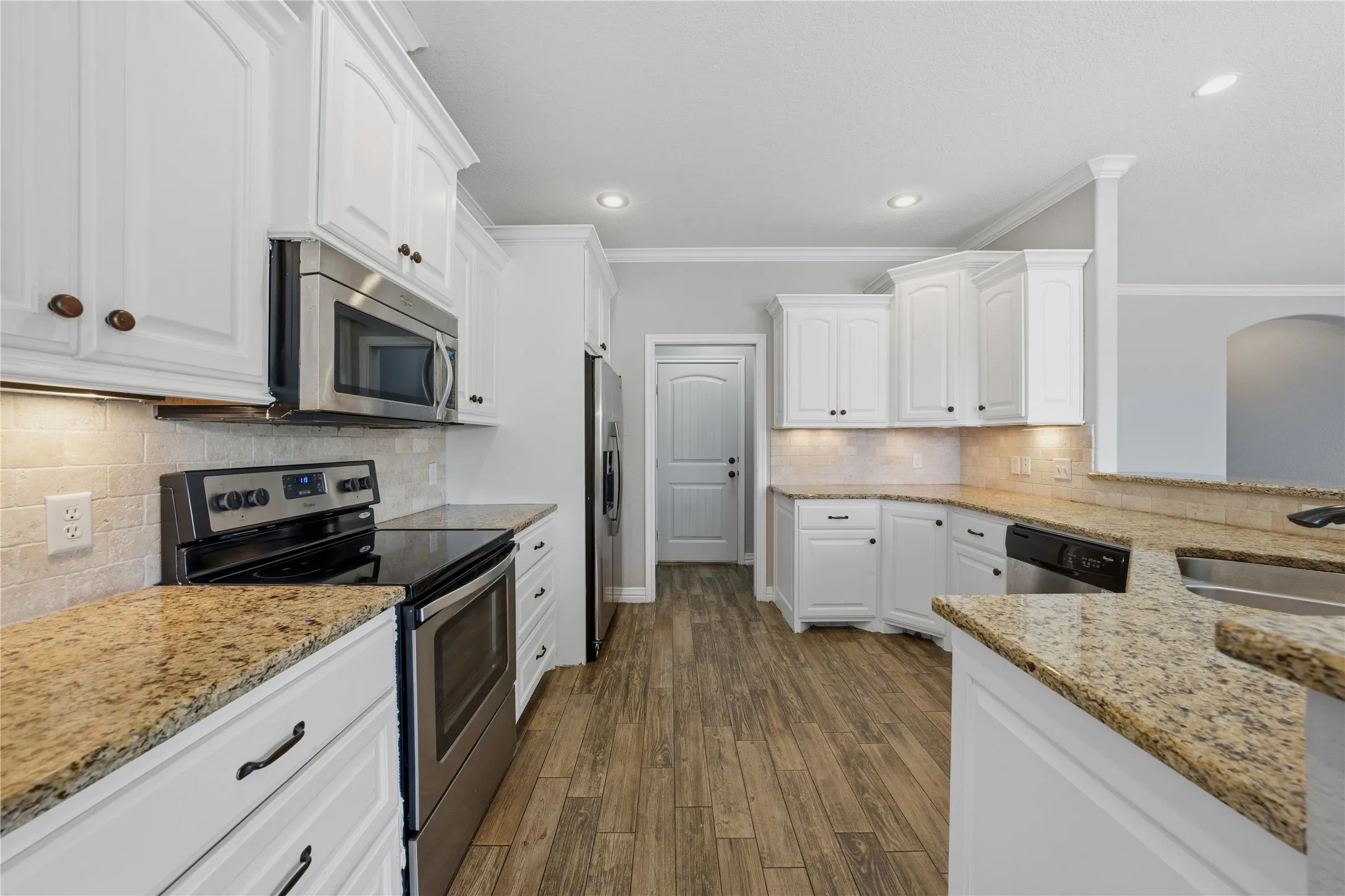 Single Family Residence For Sale in Kaufman County , 17821 FM 3080, Mabank, Texas 75147, 3 Bedroom, 2 Bathroom, 2 Garage spaces, 1,545 Sqft, built in 2013, mls#21385813, Real Estate Agent in Mabank, Homes For Sale in Kaufman county, Homes For Sale in Mabank, Realtor in Mabank Texas, Real Estate Brokerage Independent Realty Texas, Luminita Cordes Realtor