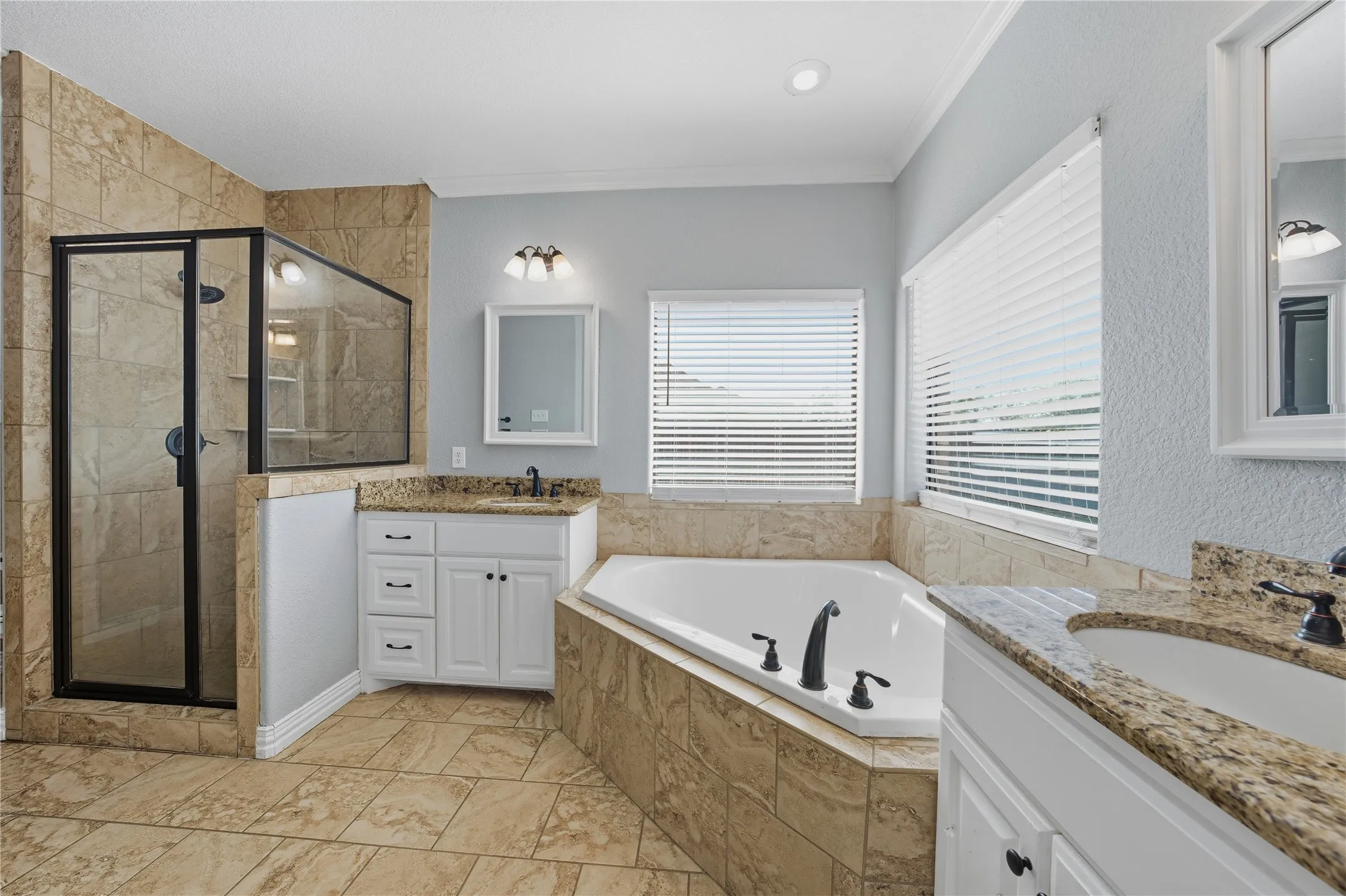 Single Family Residence For Sale in Kaufman County , 17821 FM 3080, Mabank, Texas 75147, 3 Bedroom, 2 Bathroom, 2 Garage spaces, 1,545 Sqft, built in 2013, mls#21385813, Real Estate Agent in Mabank, Homes For Sale in Kaufman county, Homes For Sale in Mabank, Realtor in Mabank Texas, Real Estate Brokerage Independent Realty Texas, Luminita Cordes Realtor