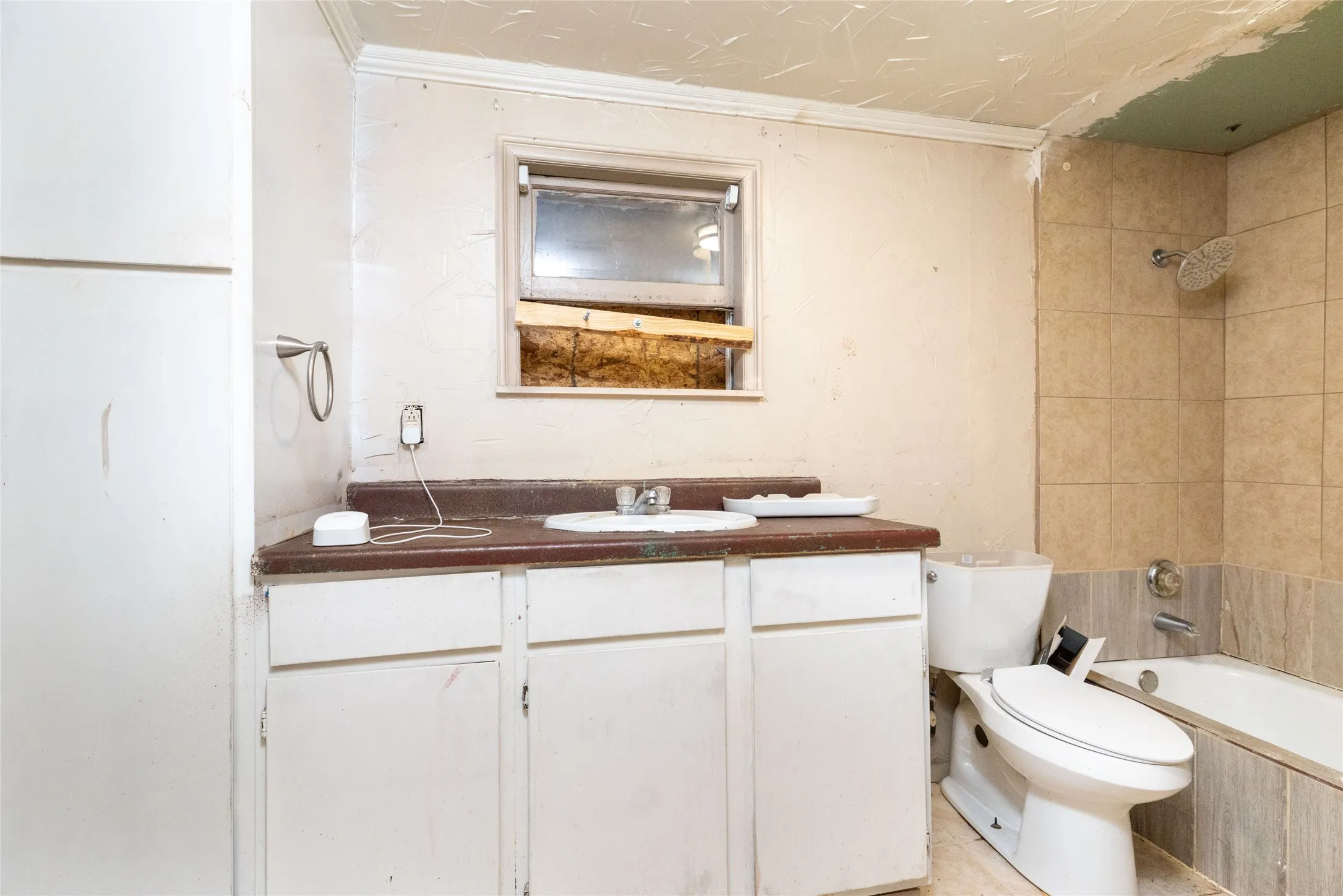 Single Family Residence For Sale in Dallas County , 2232 S Belt Line Road, Dallas, Texas 75253, 4 Bedroom, 2 Bathroom, Garage spaces, 1,712 Sqft, built in 1953, mls#21384267, Real Estate Agent in Dallas, Homes For Sale in Dallas county, Homes For Sale in Dallas, Realtor in Dallas Texas, Real Estate Brokerage Independent Realty Texas, Luminita Cordes Realtor
