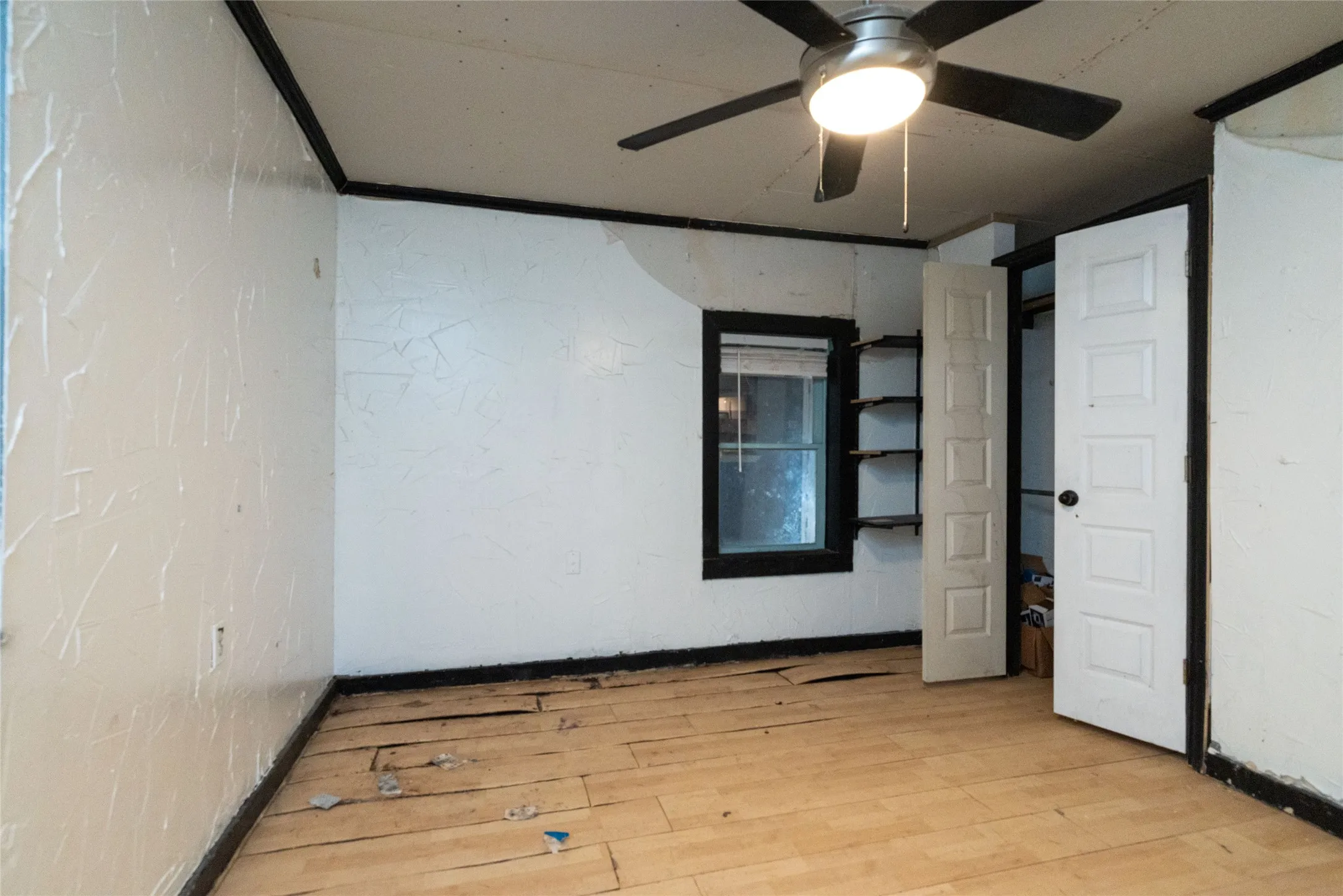 Single Family Residence For Sale in Dallas County , 2232 S Belt Line Road, Dallas, Texas 75253, 4 Bedroom, 2 Bathroom, Garage spaces, 1,712 Sqft, built in 1953, mls#21384267, Real Estate Agent in Dallas, Homes For Sale in Dallas county, Homes For Sale in Dallas, Realtor in Dallas Texas, Real Estate Brokerage Independent Realty Texas, Luminita Cordes Realtor